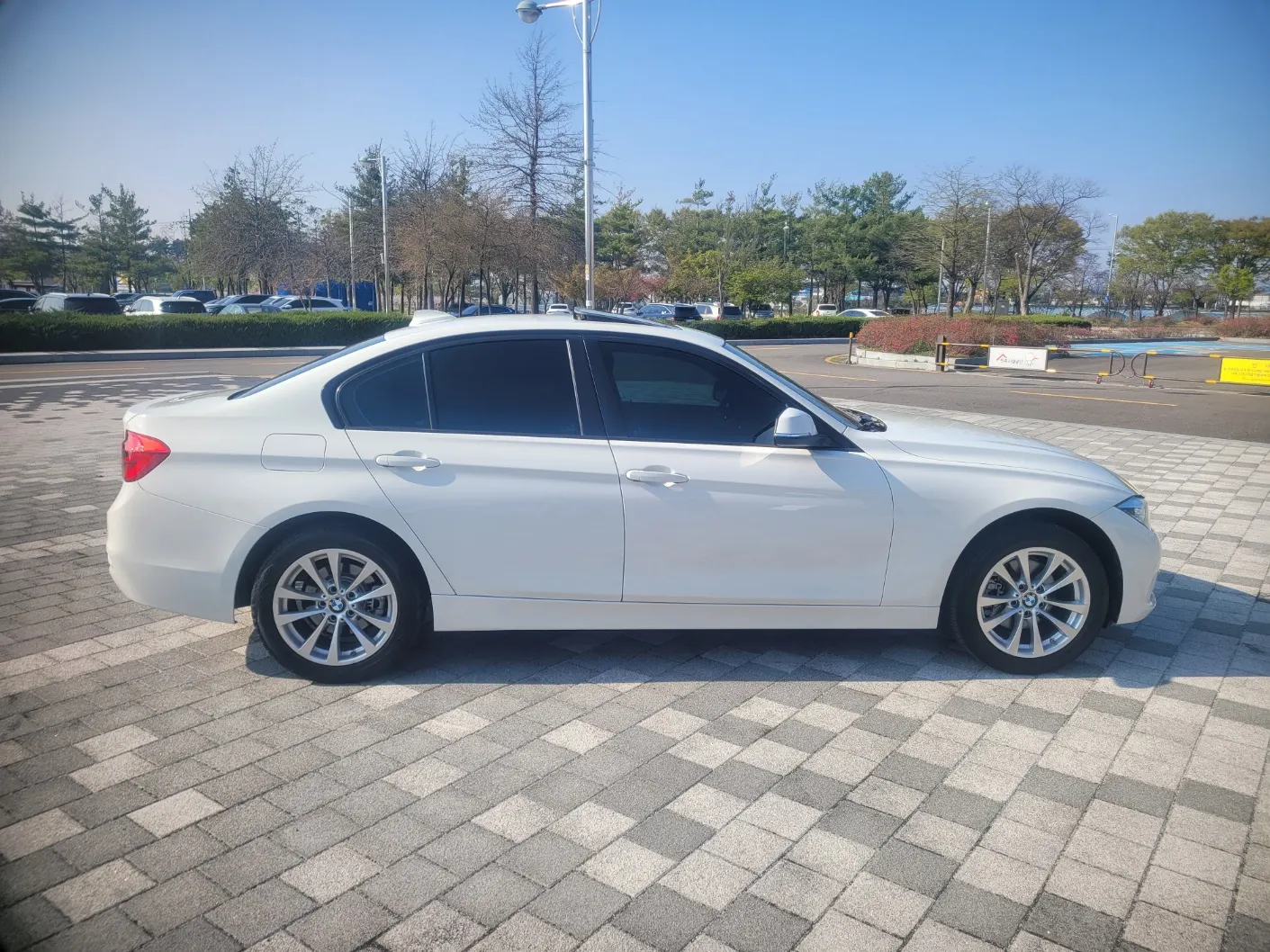 BMW 3 Series (F30) 320d 2017 4/5
