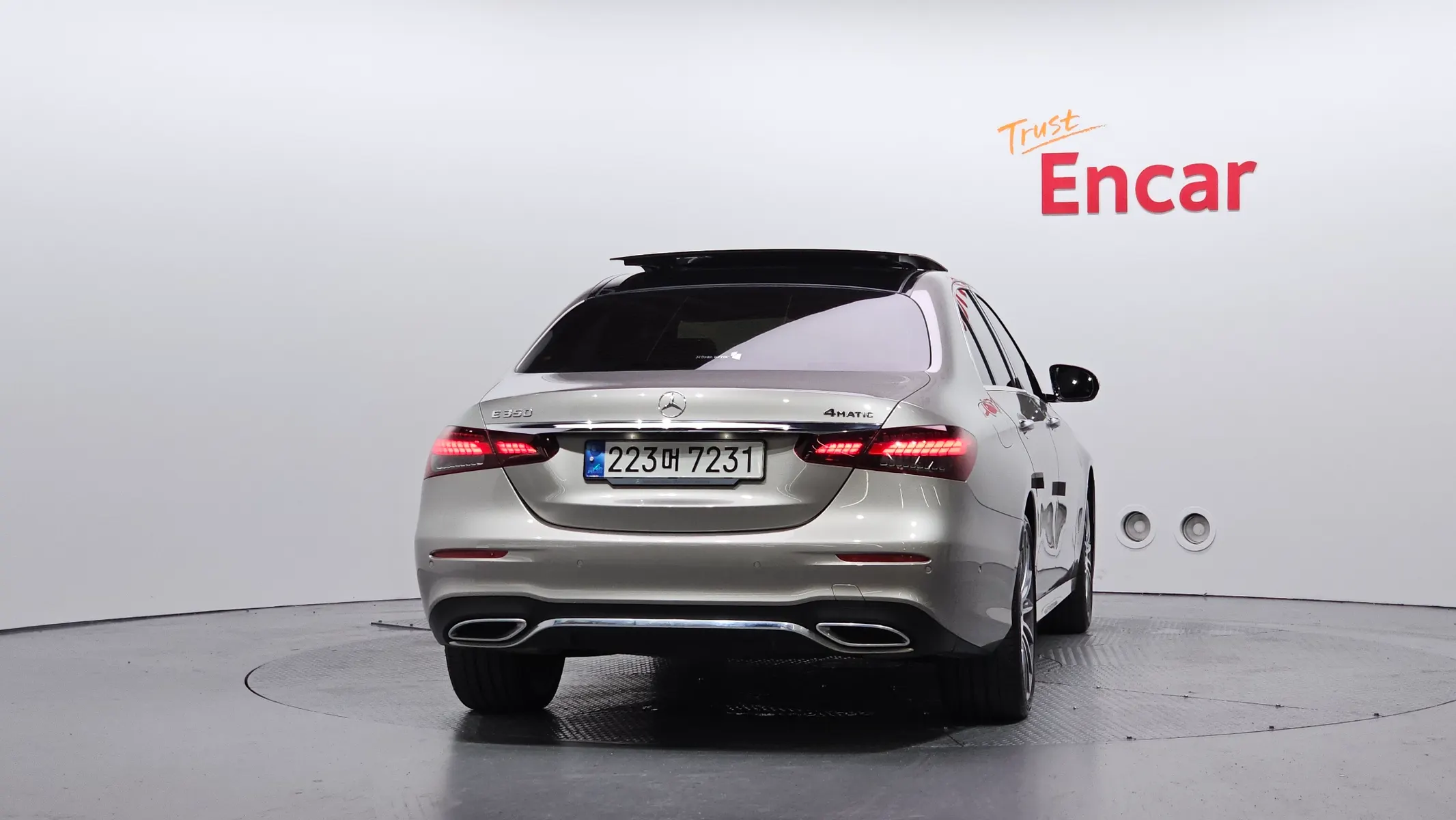Mercedes-Benz E-Class W213 E350 4MATIC AMG Line 2022 3/35