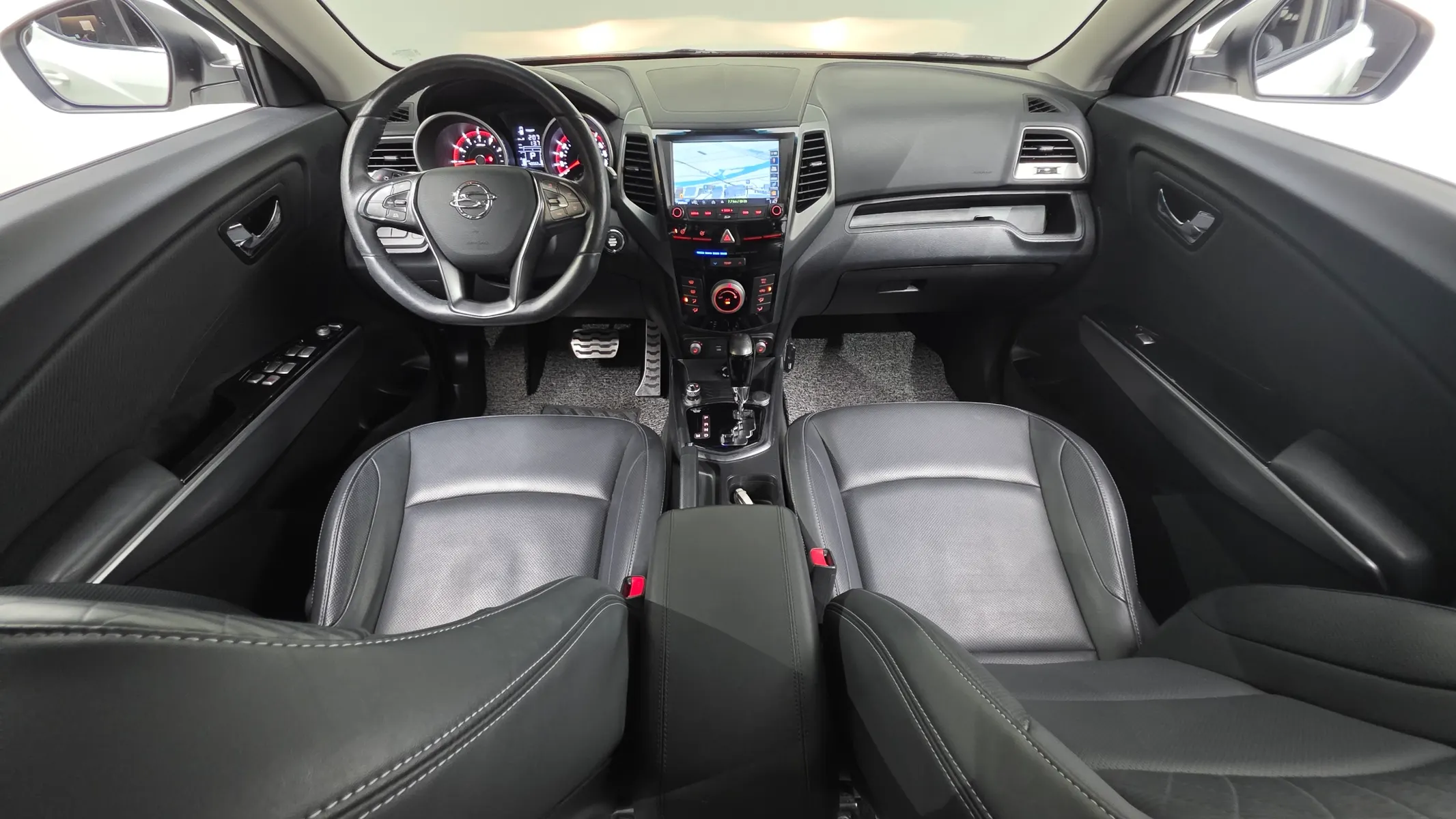 KG Mobility 티볼리 아머 VX 2WD 2018 4/5