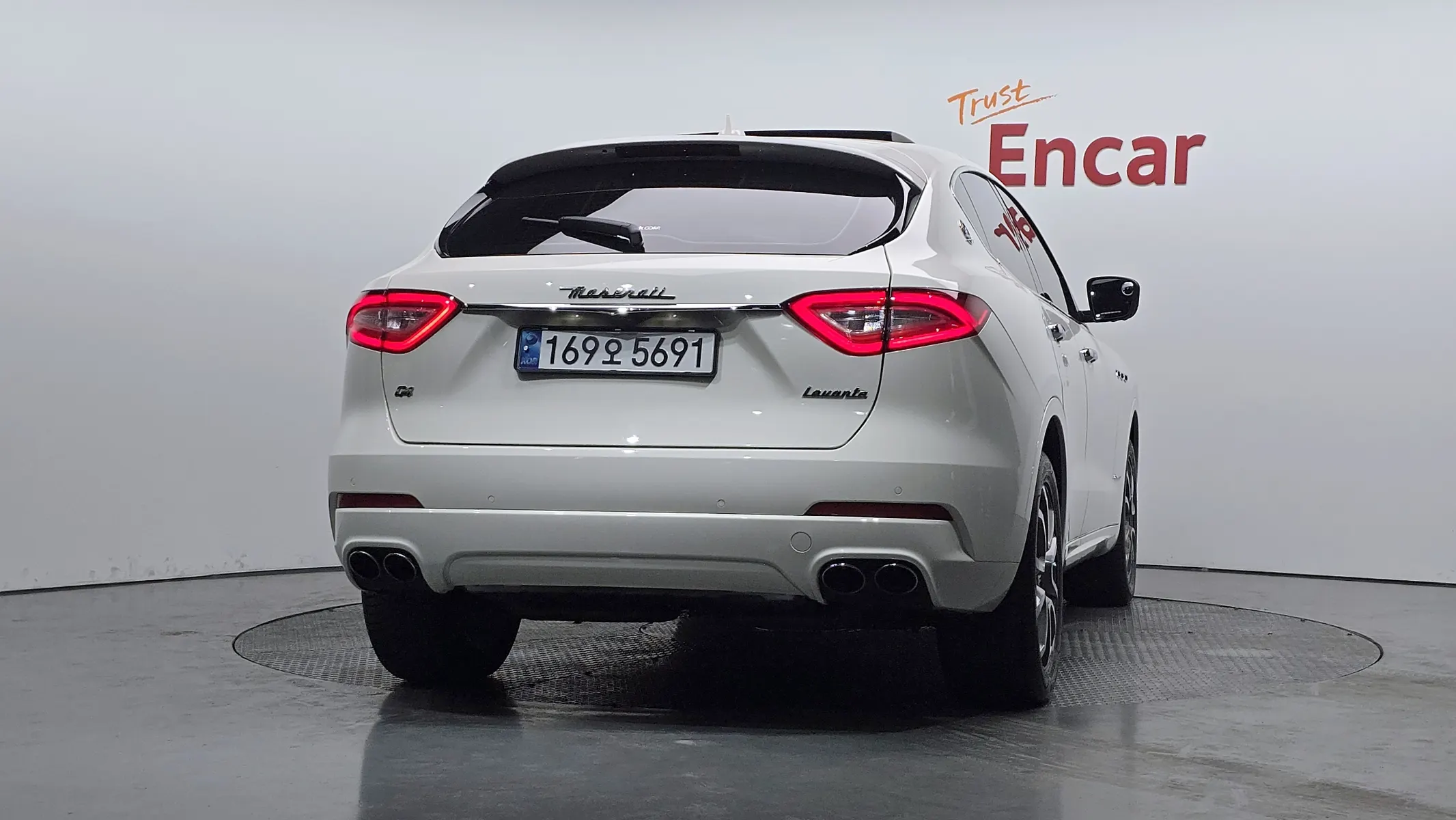 Maserati 르반떼 3.0 AWD 2020 3/5