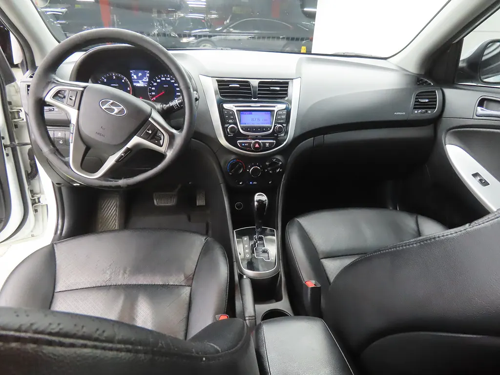 Hyundai () 1.6 VGT 2014 4/5