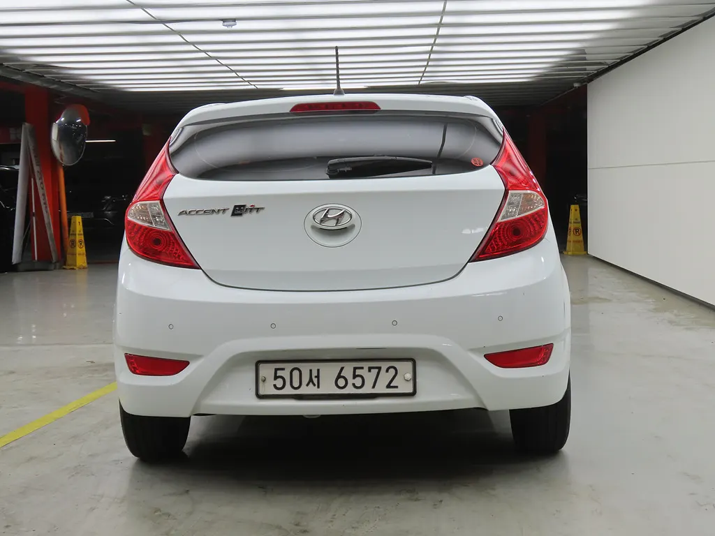 Hyundai () 1.6 VGT 2014 2/5