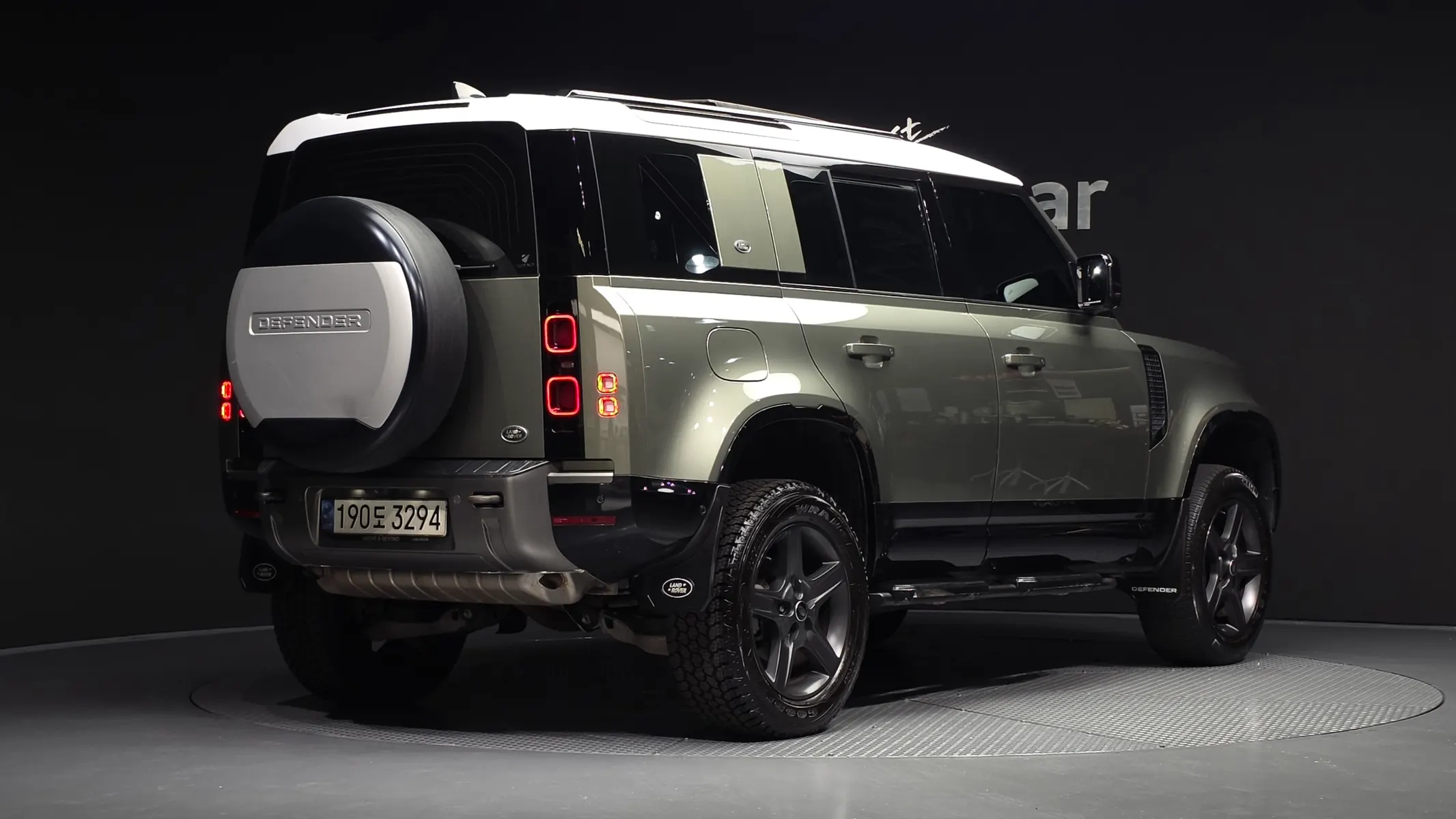 Land Rover (L663) 110 P300 X- SE 2021 2/33