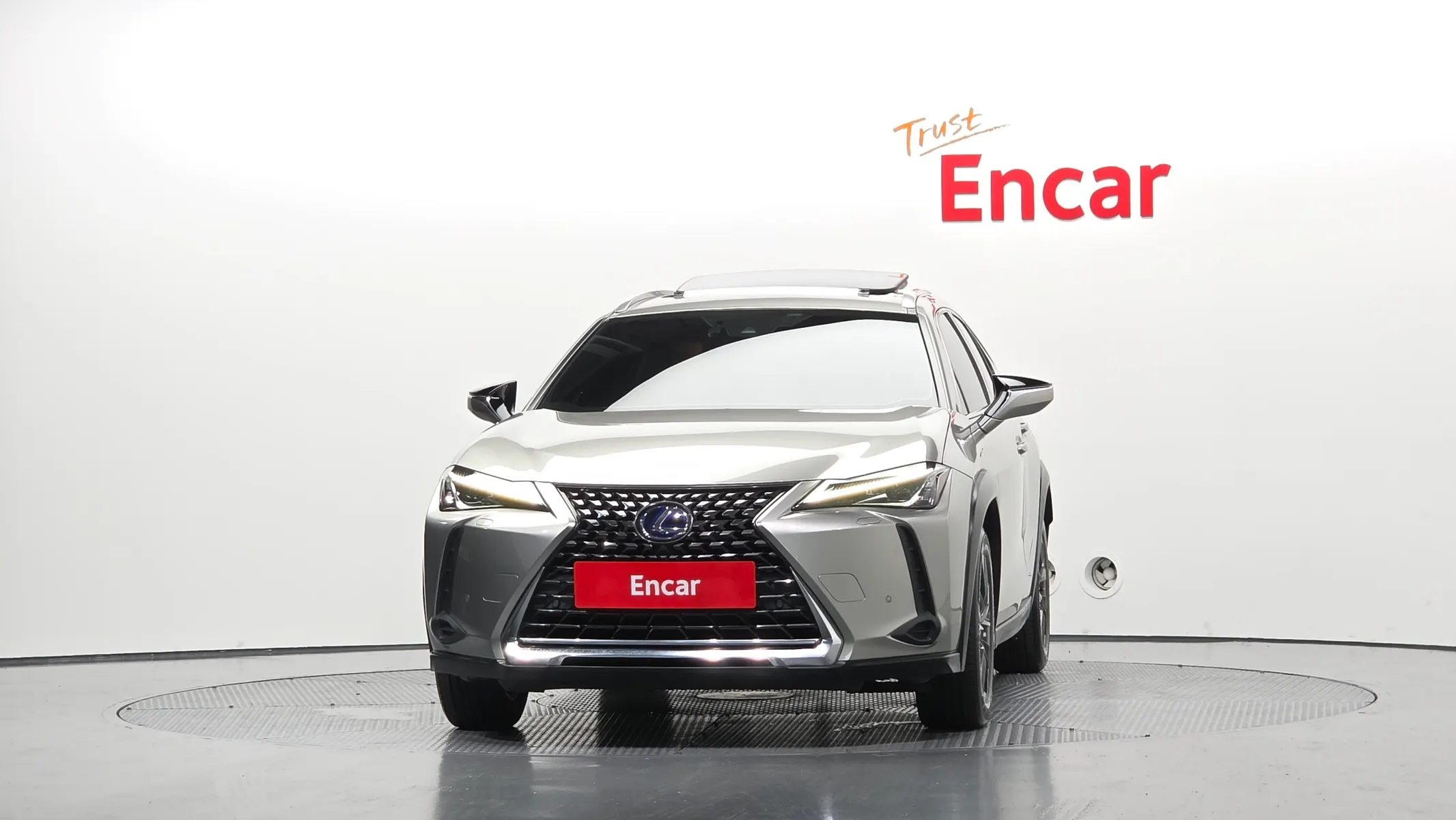 Lexus UX250h 2.0 2WD 2019 2/5