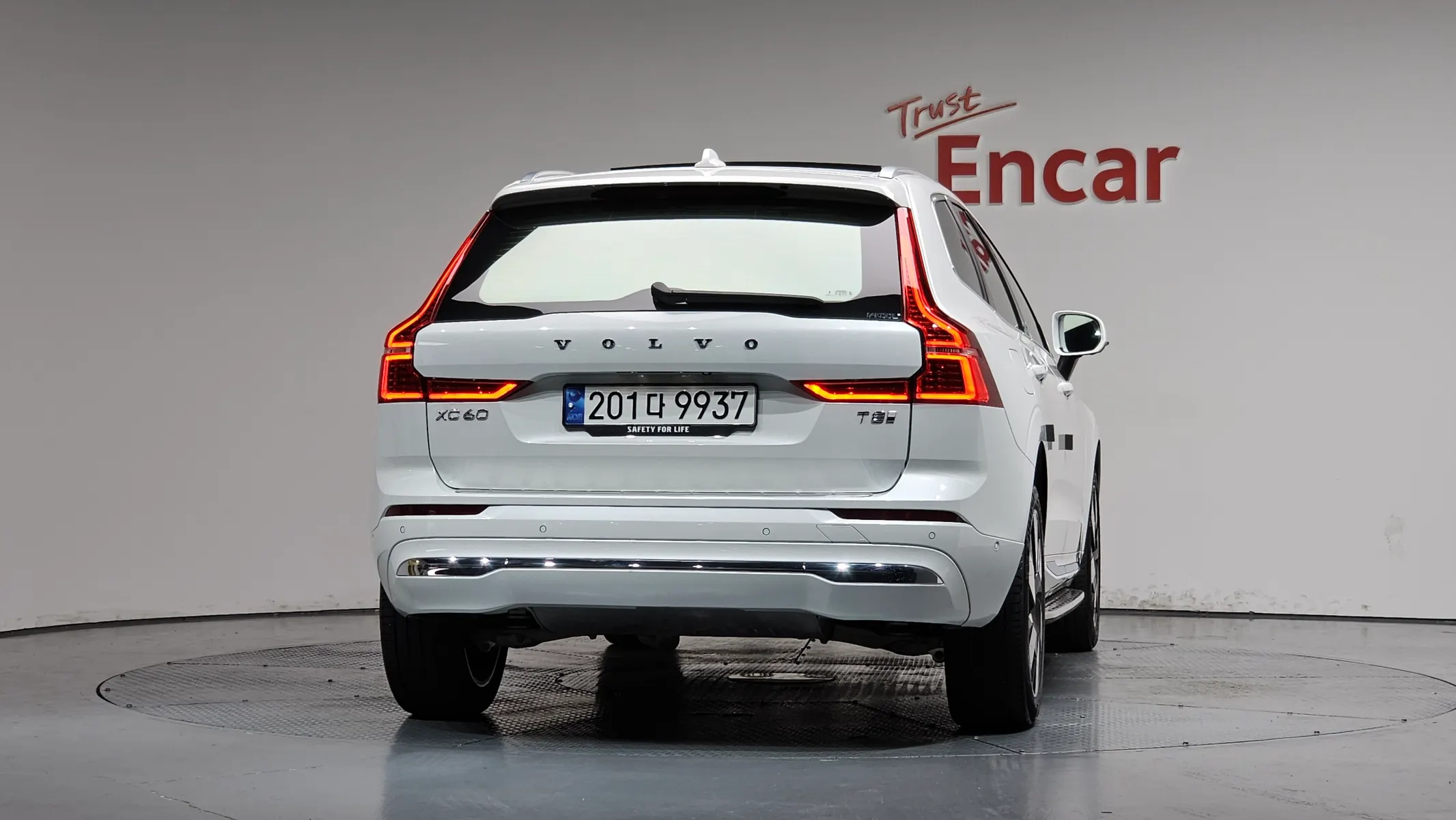 Volvo XC60 2 T8 2024 3/5