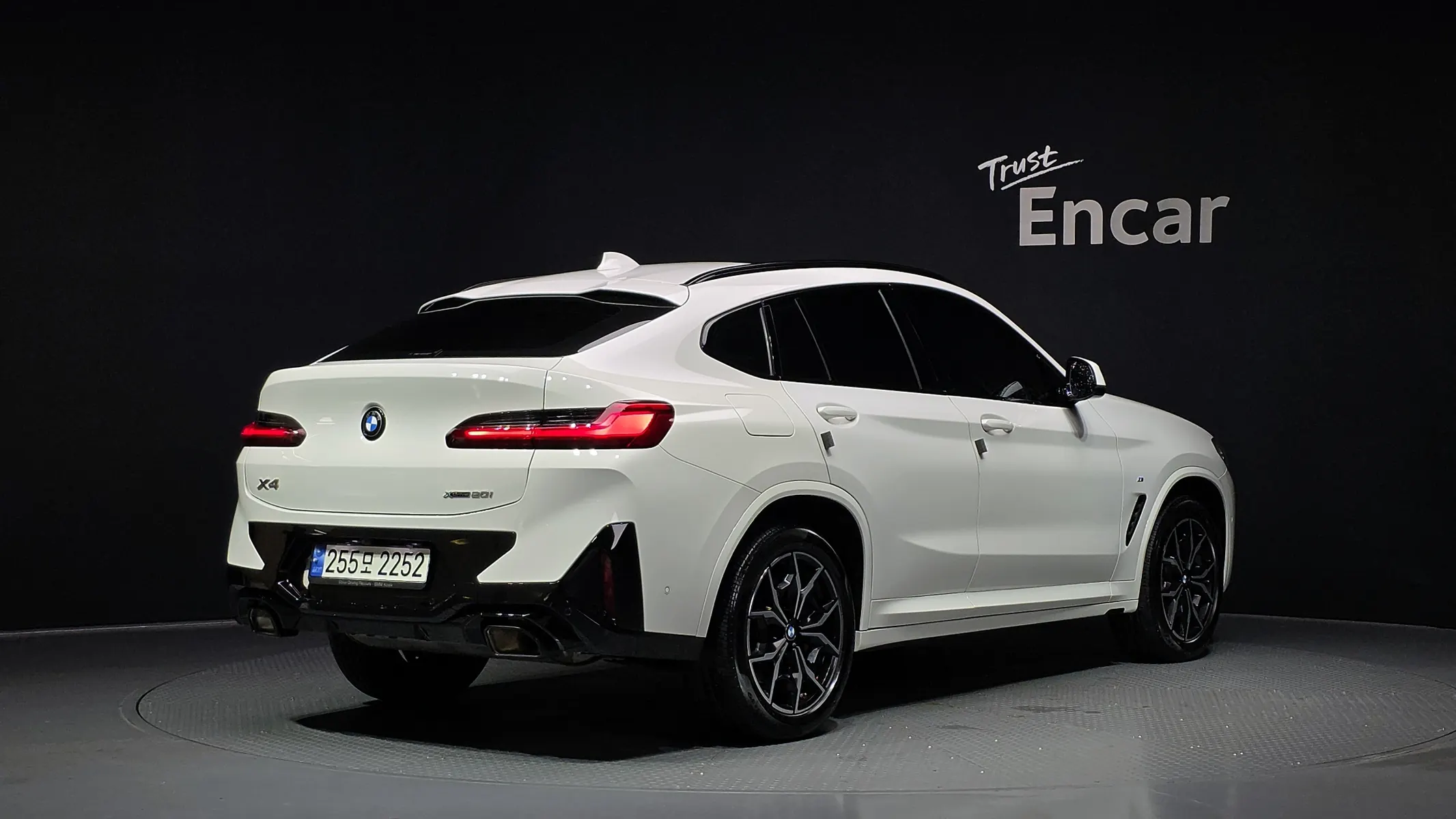 BMW X4 (G02) xDrive20i M 2022 2/33