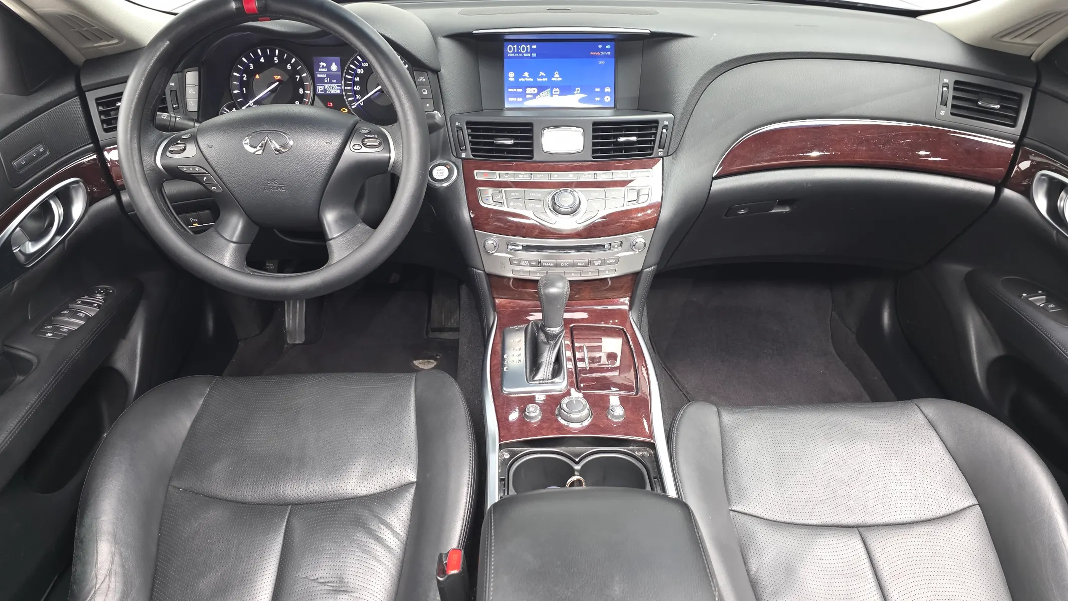 Infiniti Q70 3.7 2017 4/5