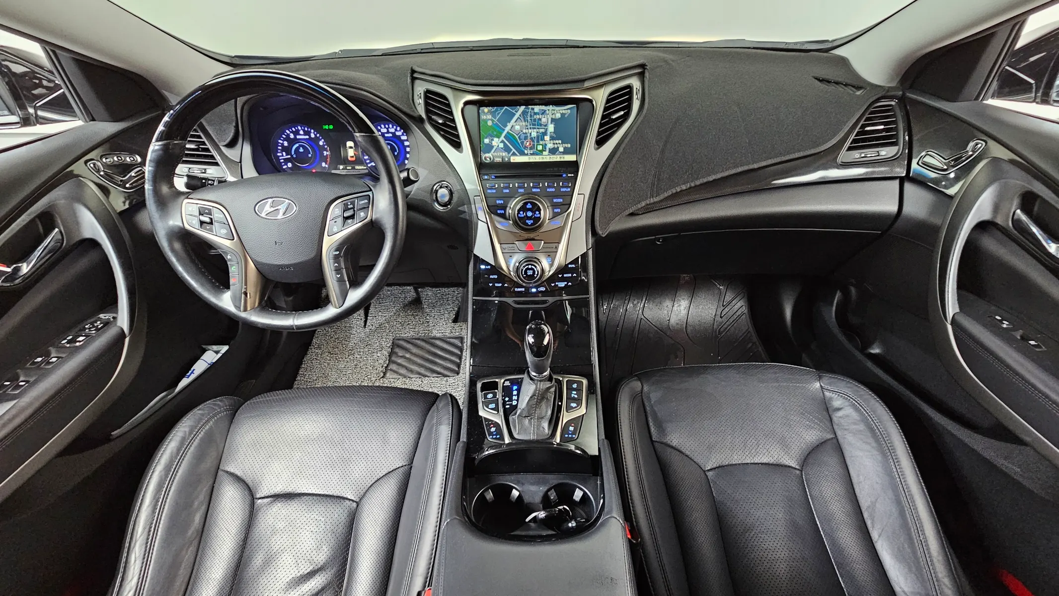 Hyundai Grandeur HG HG240 2012 4/5