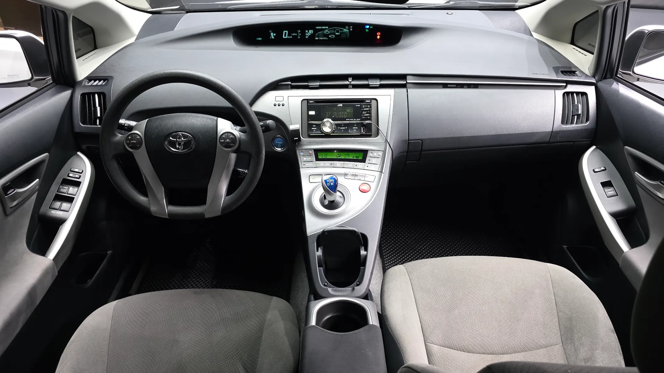 Toyota 프리우스 1.8 E 2015 4/5
