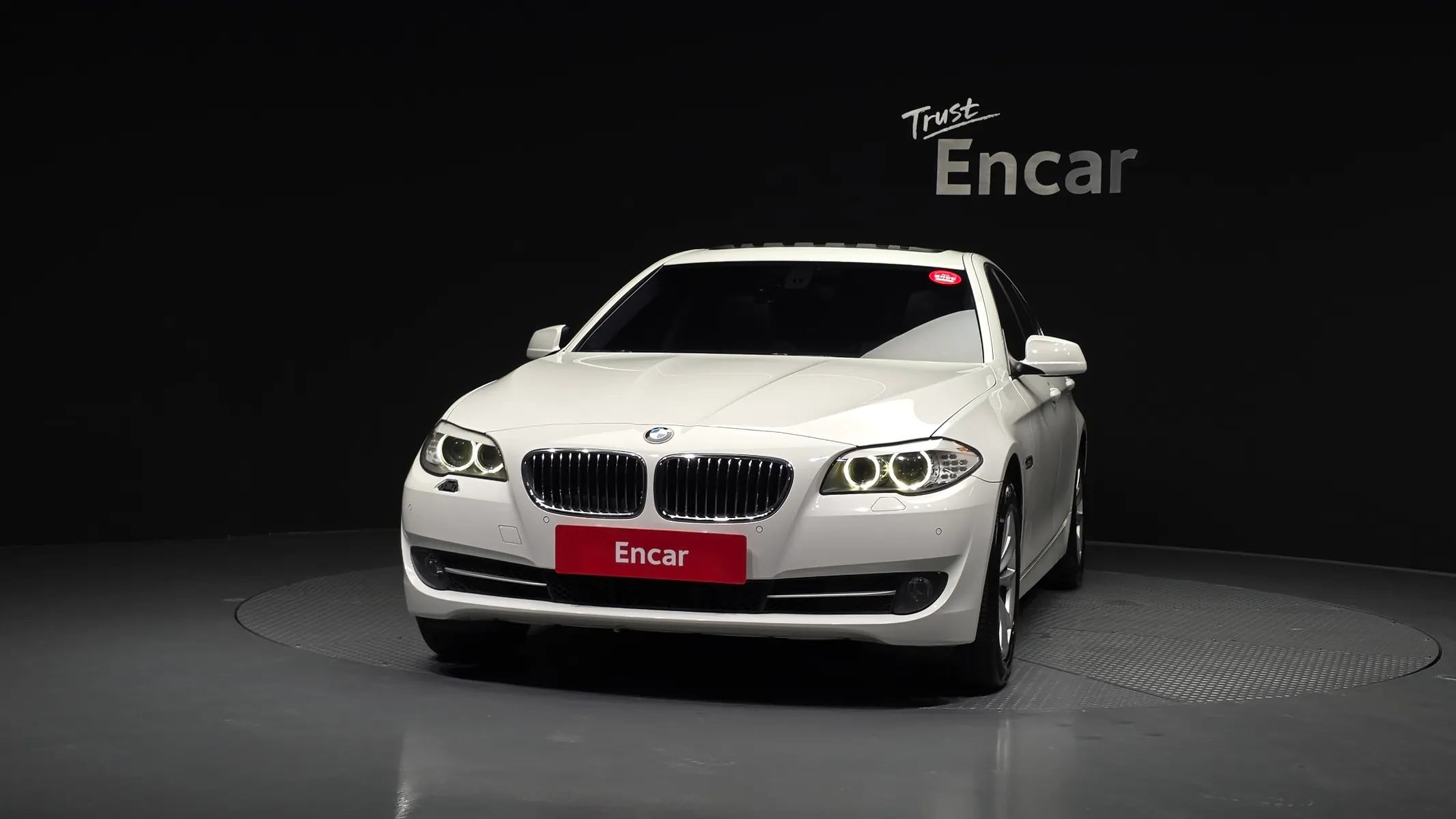 BMW 5 Series (F10) 520d 2011 3/31
