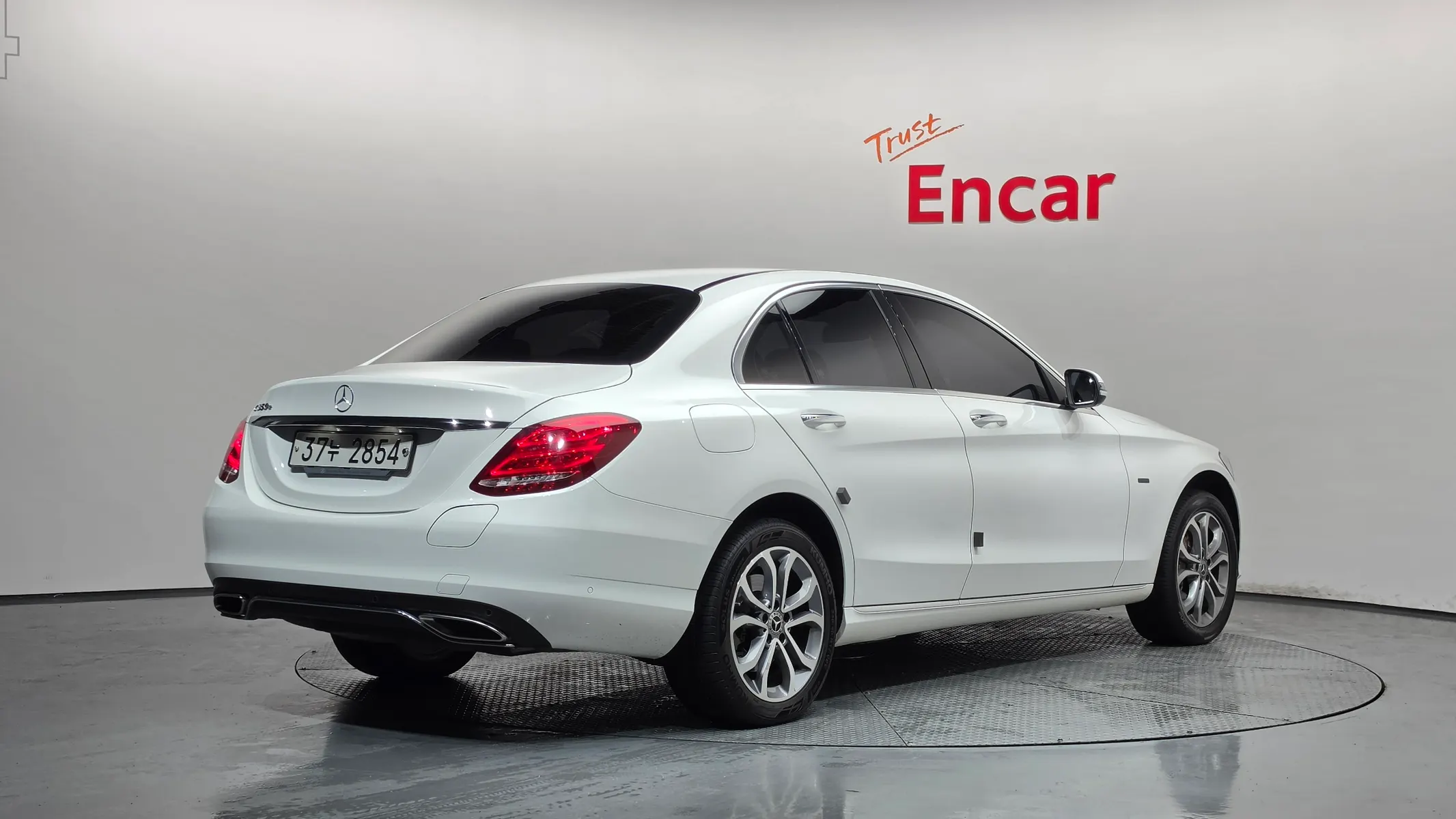 Mercedes-Benz C-Class W205 C350e 2018 2/32