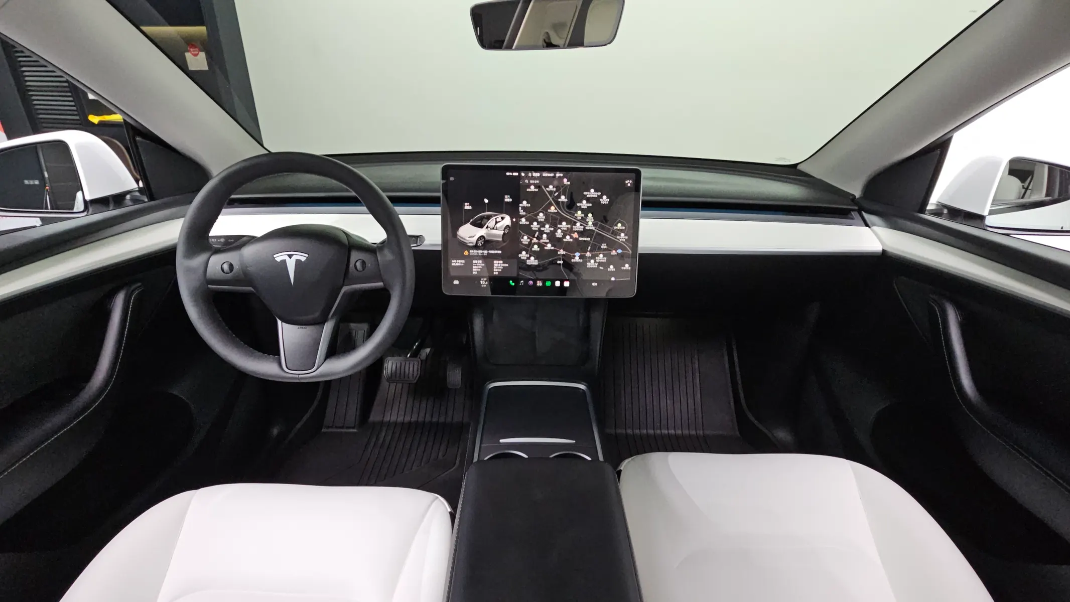 Tesla Y RWD 2023 4/5