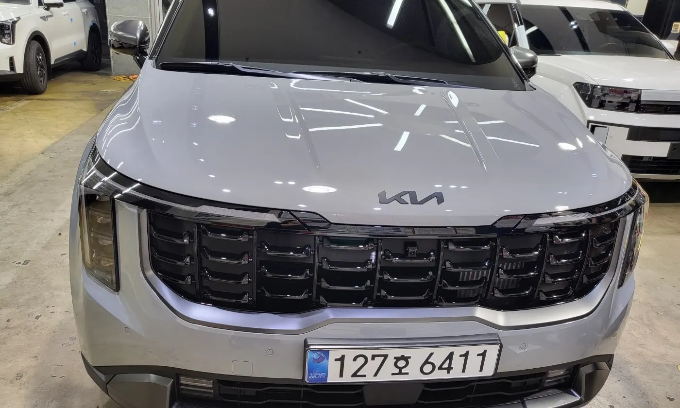 Kia 4 HEV 9 X Line 2026 2/4