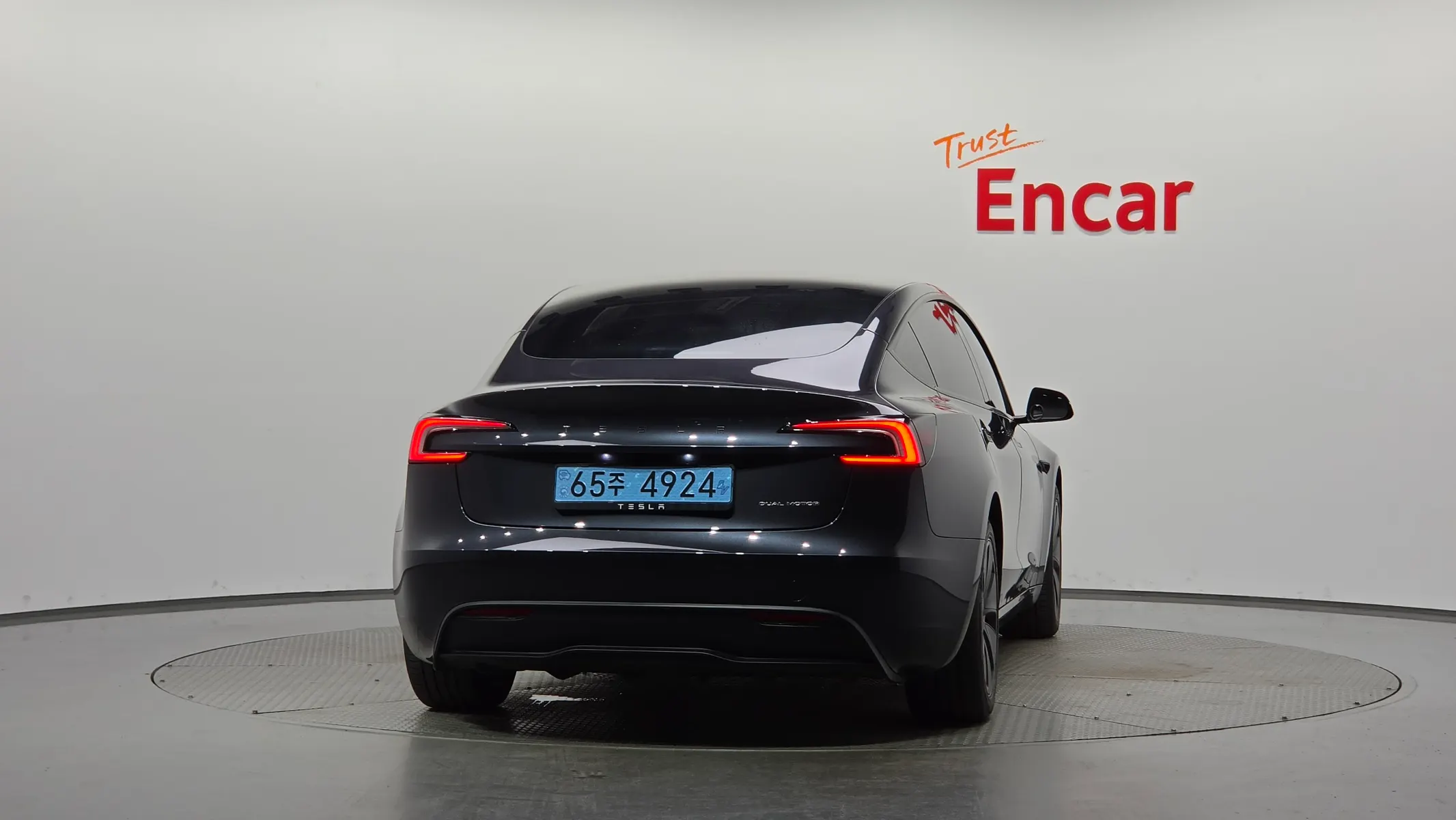 Tesla 3 AWD 2025 3/5