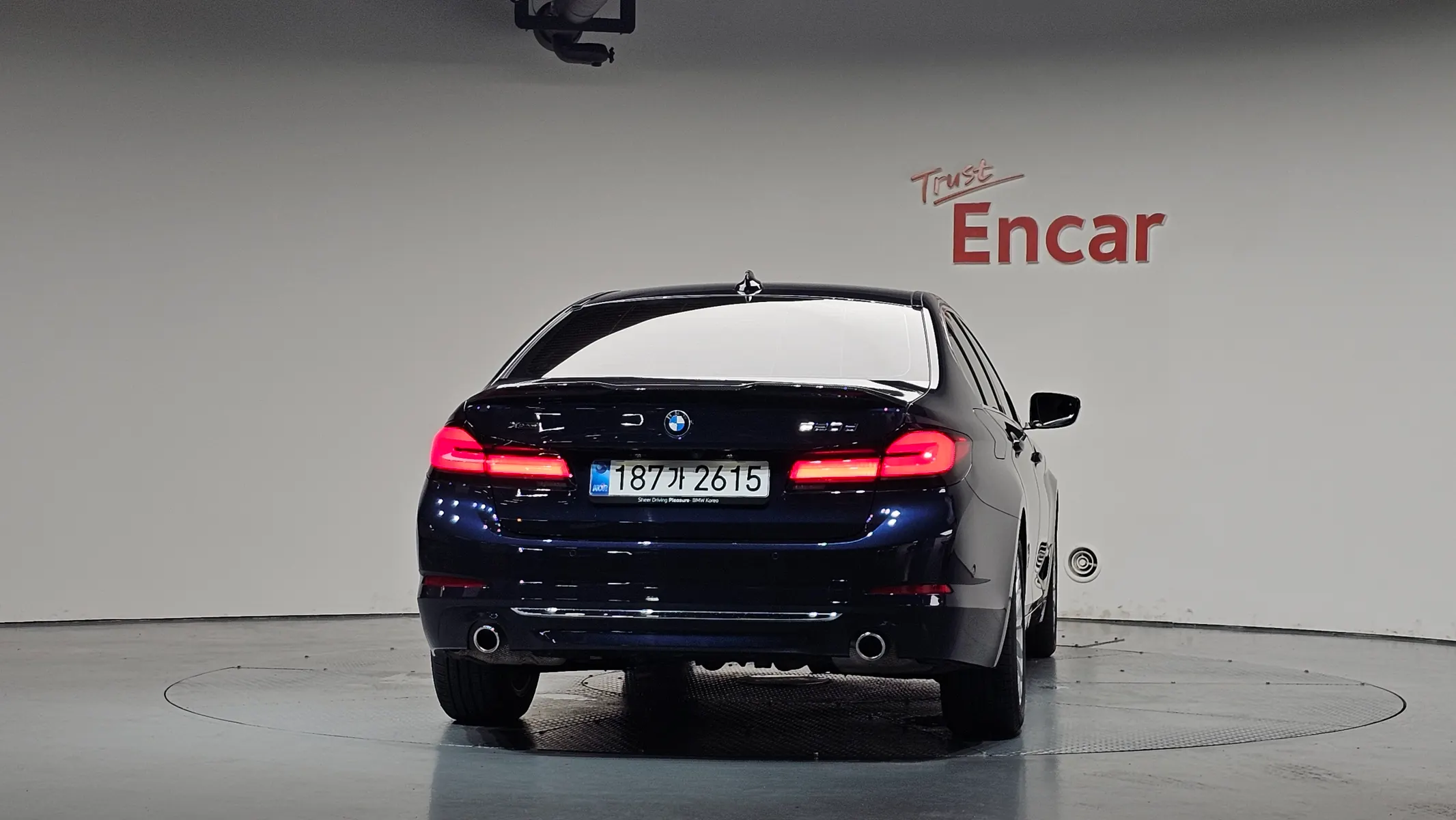 BMW 5 Series (G30) 520d xDrive 2020 3/35