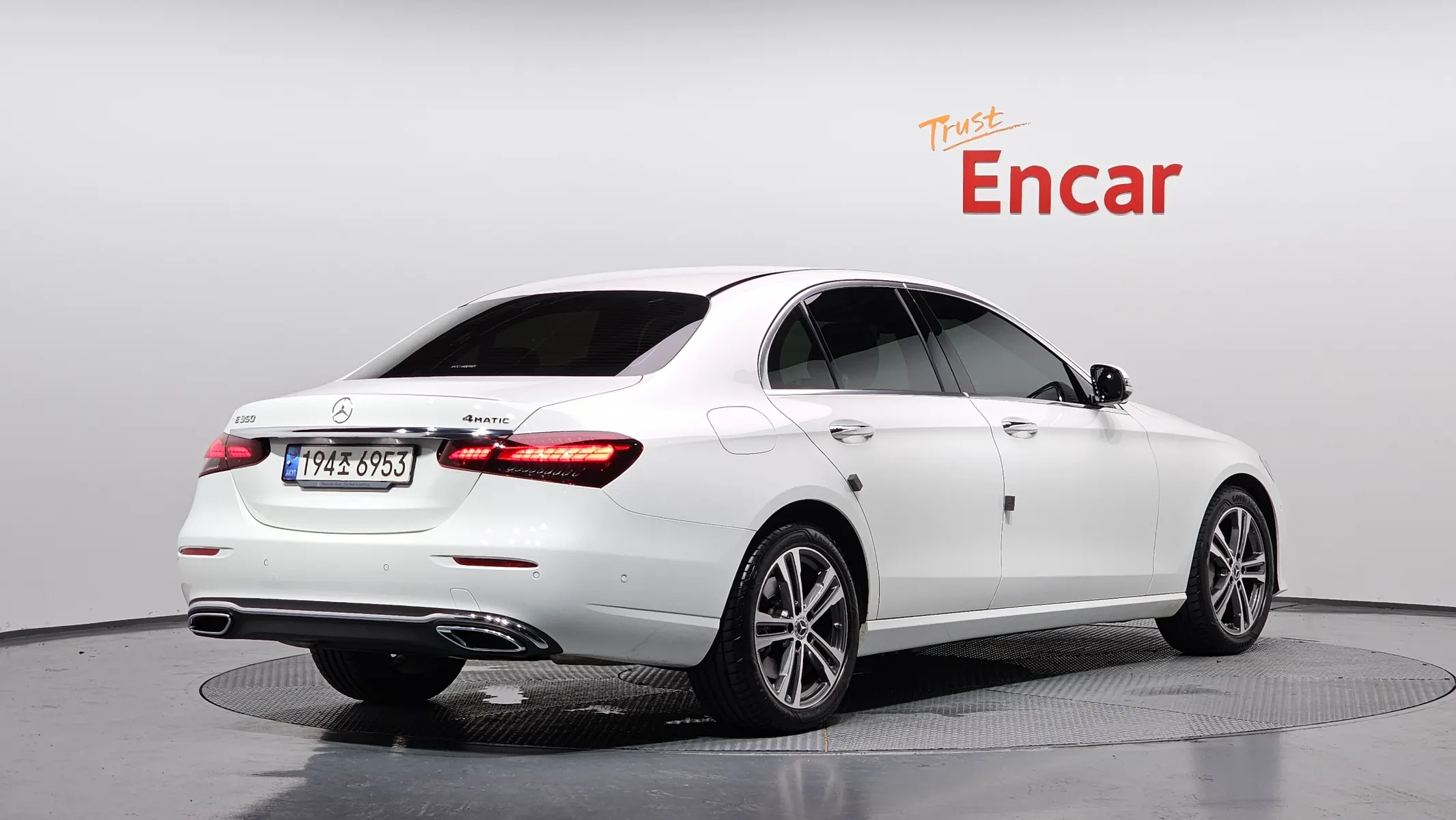 Mercedes-Benz E-Class W213 E350 4MATIC 2021 2/32