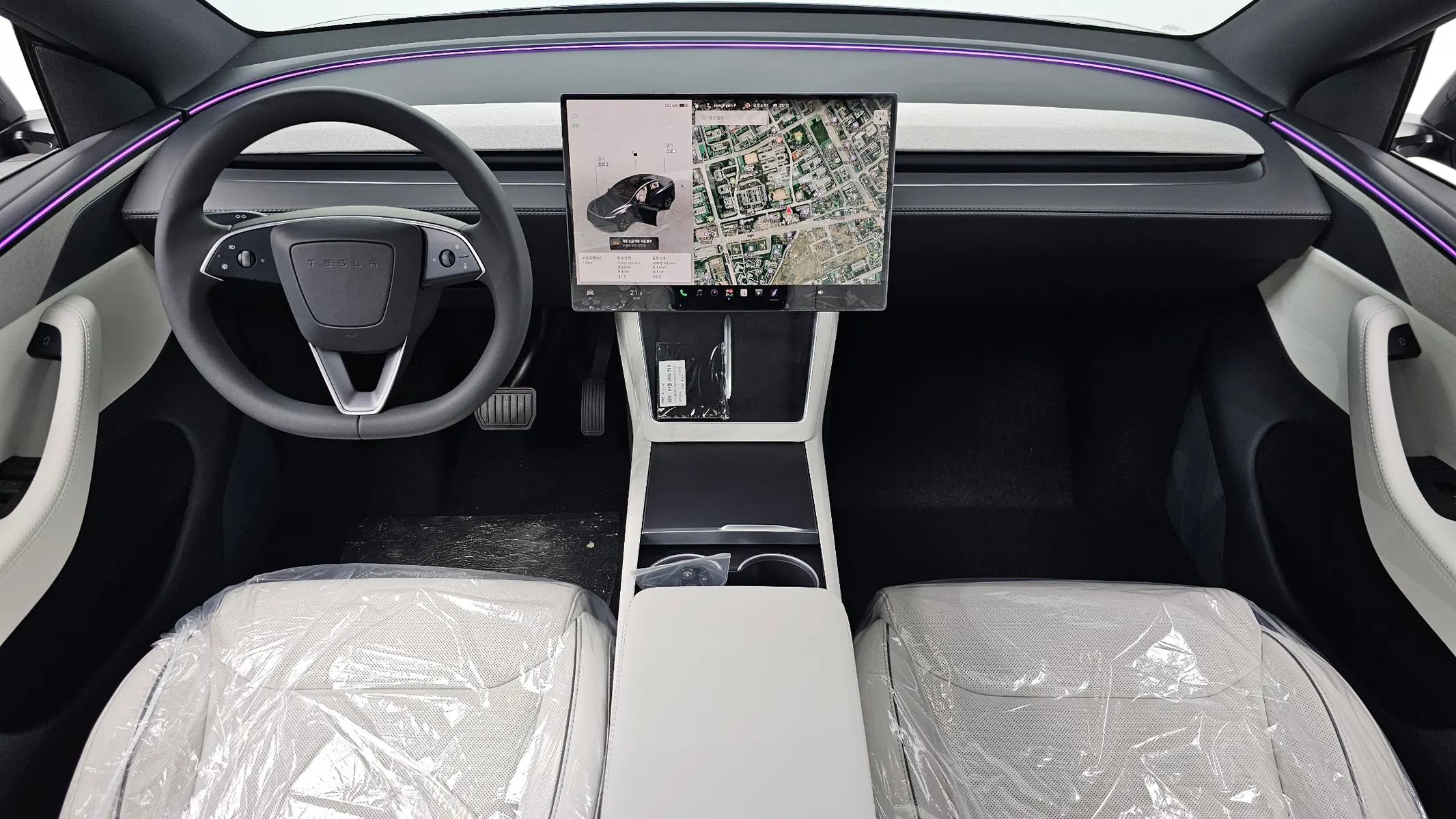 Tesla Y L AWD 2026 4/5