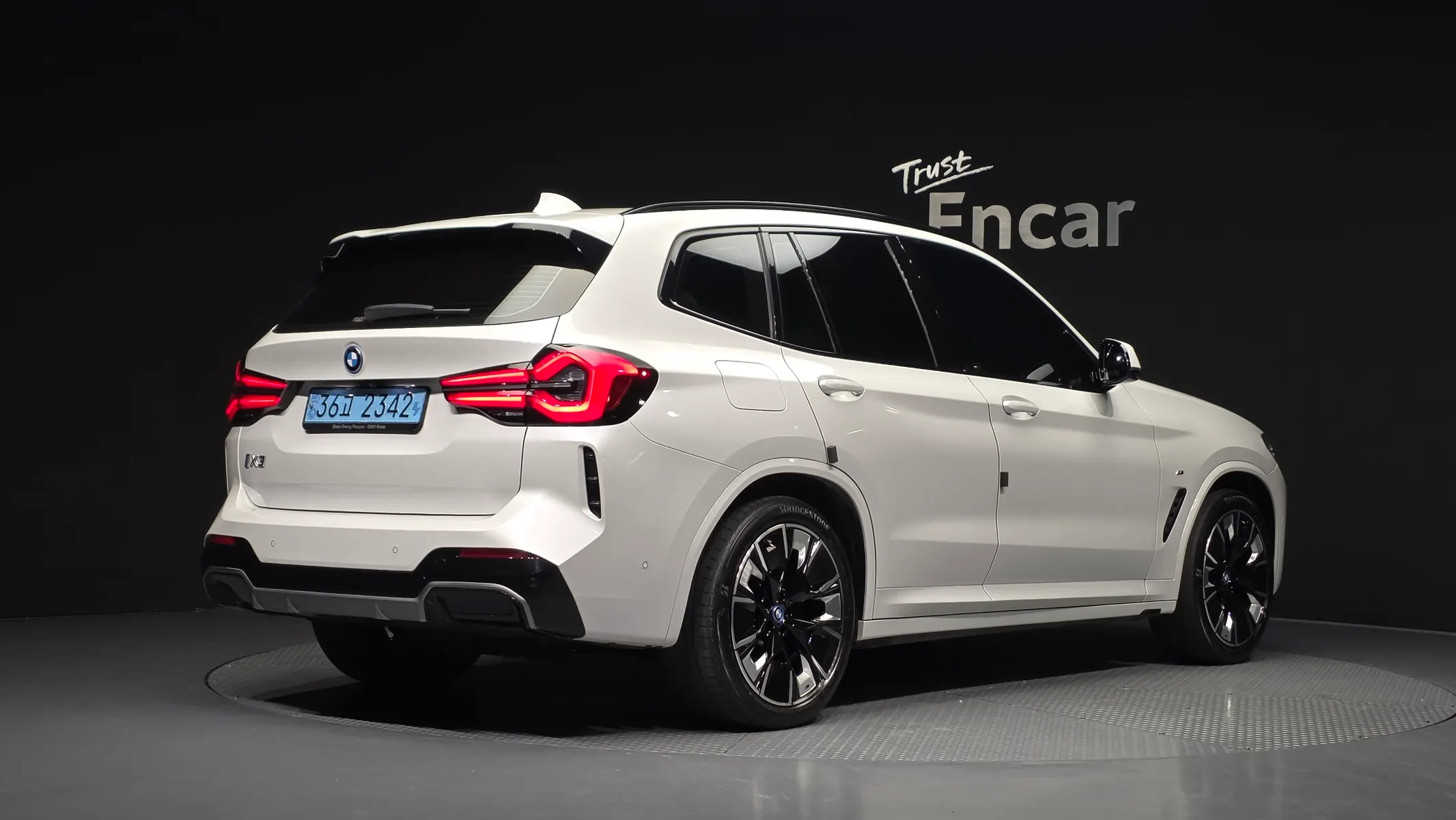 BMW iX3 M 2023 2/32