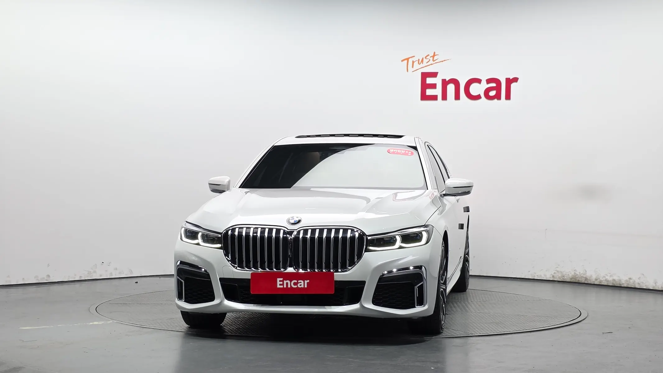 BMW 7 Series (G11) 740i M 2020 2/40