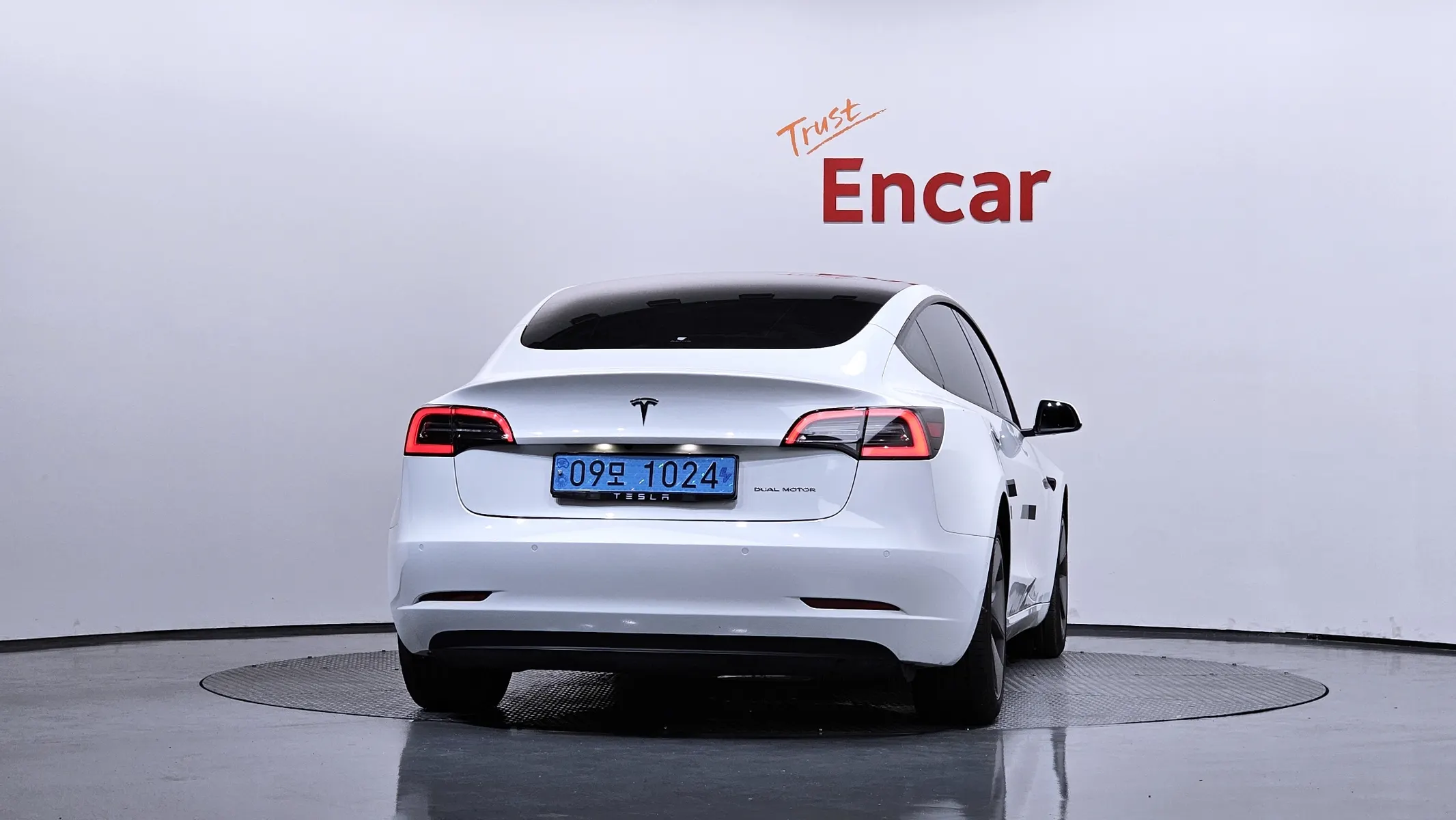 Tesla 3 AWD 2021 3/5