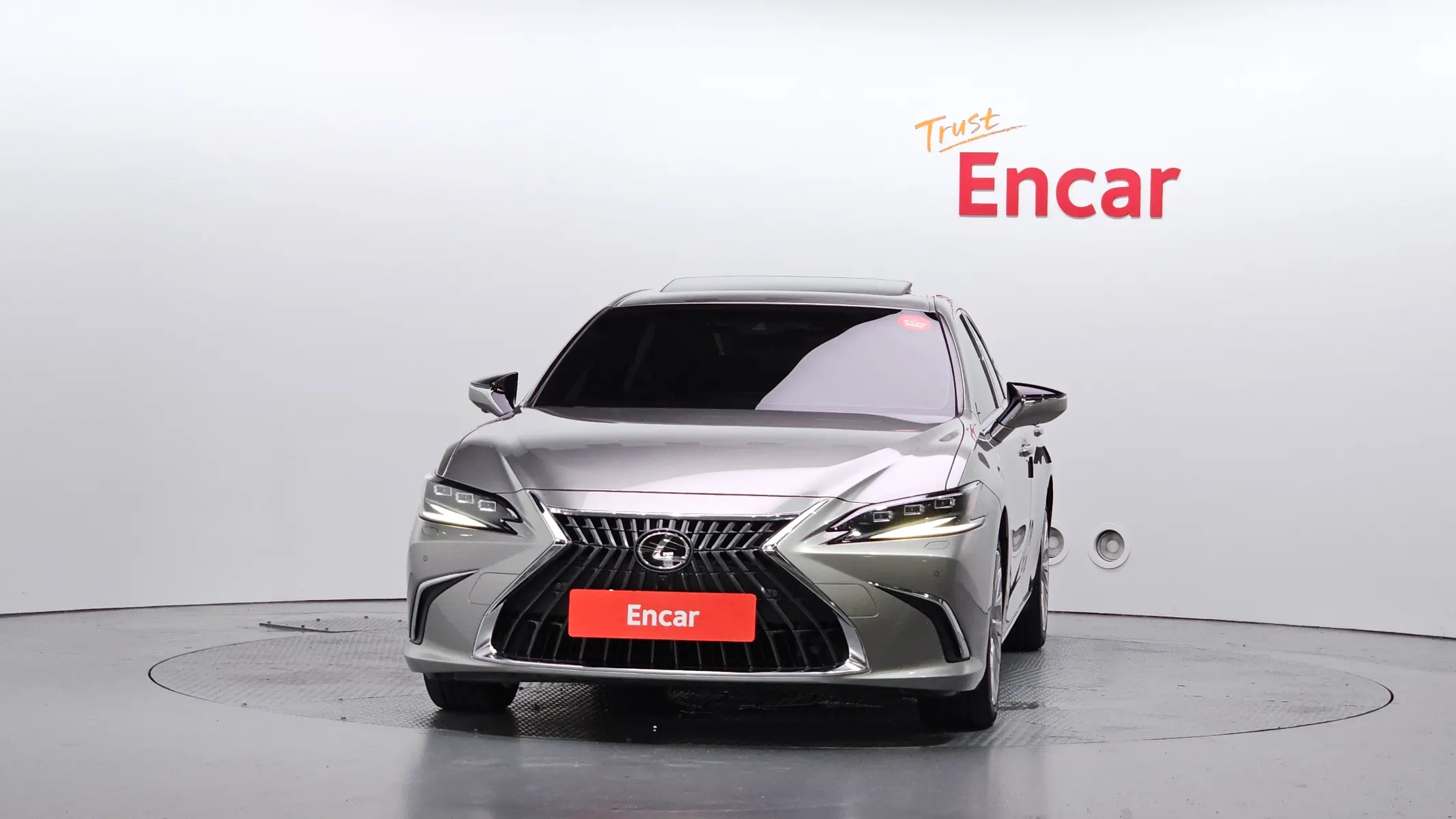 Lexus ES300h 7 2023 2/5