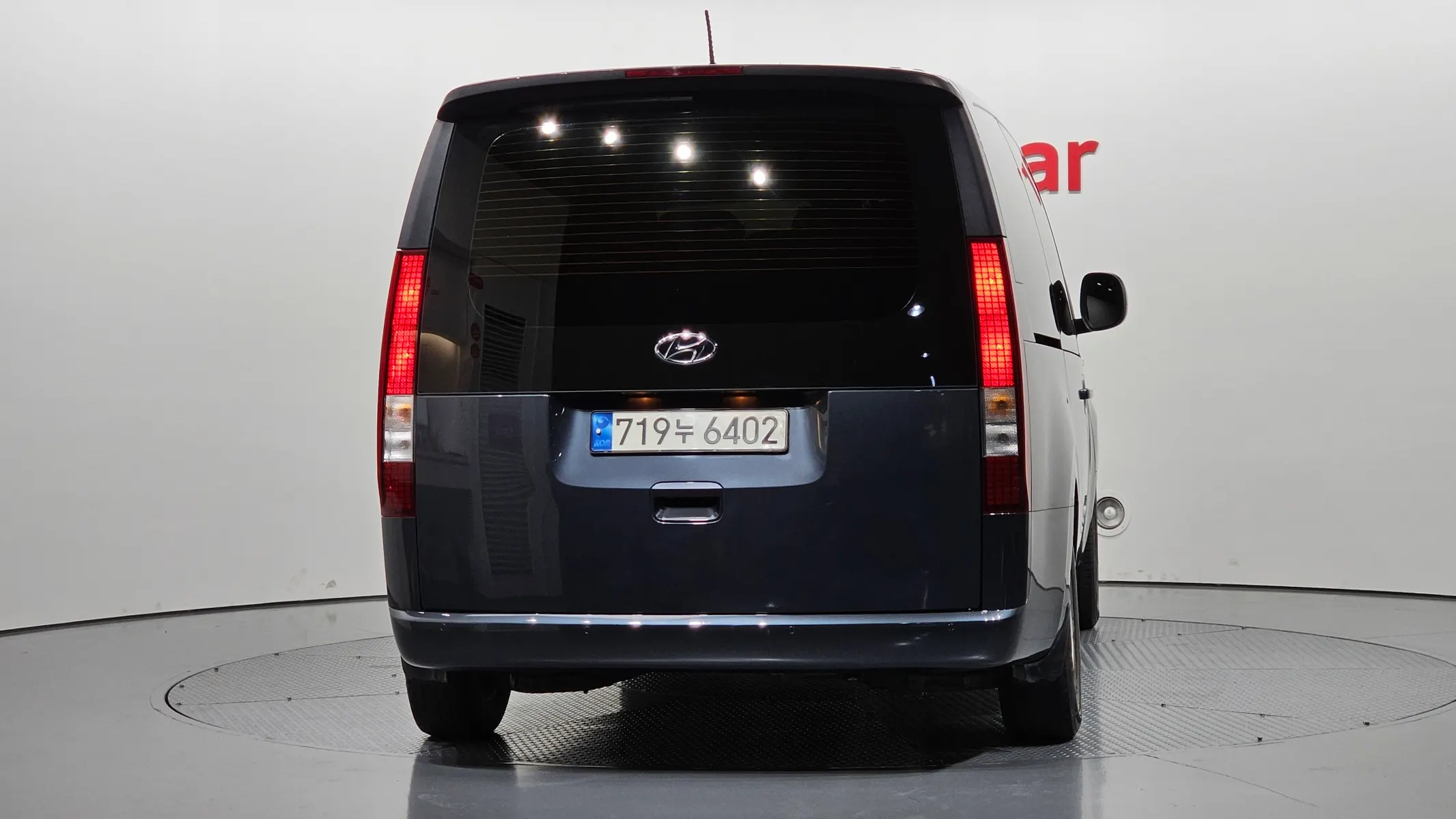 Hyundai Staria 11 2023 3/5