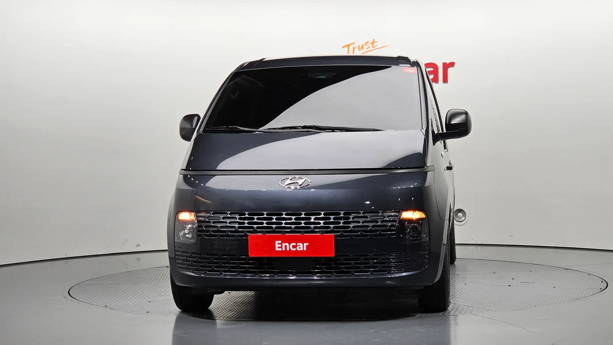 Hyundai Staria 11 2023 2/5