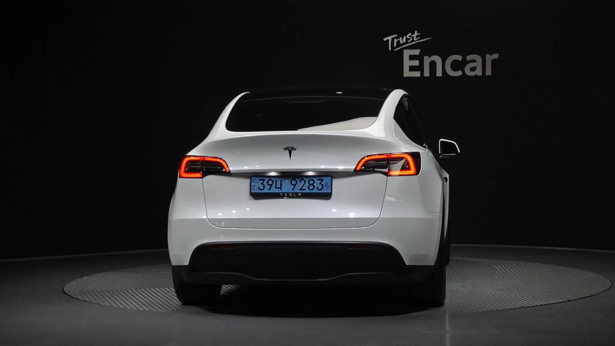 Tesla Y RWD 2024 3/5