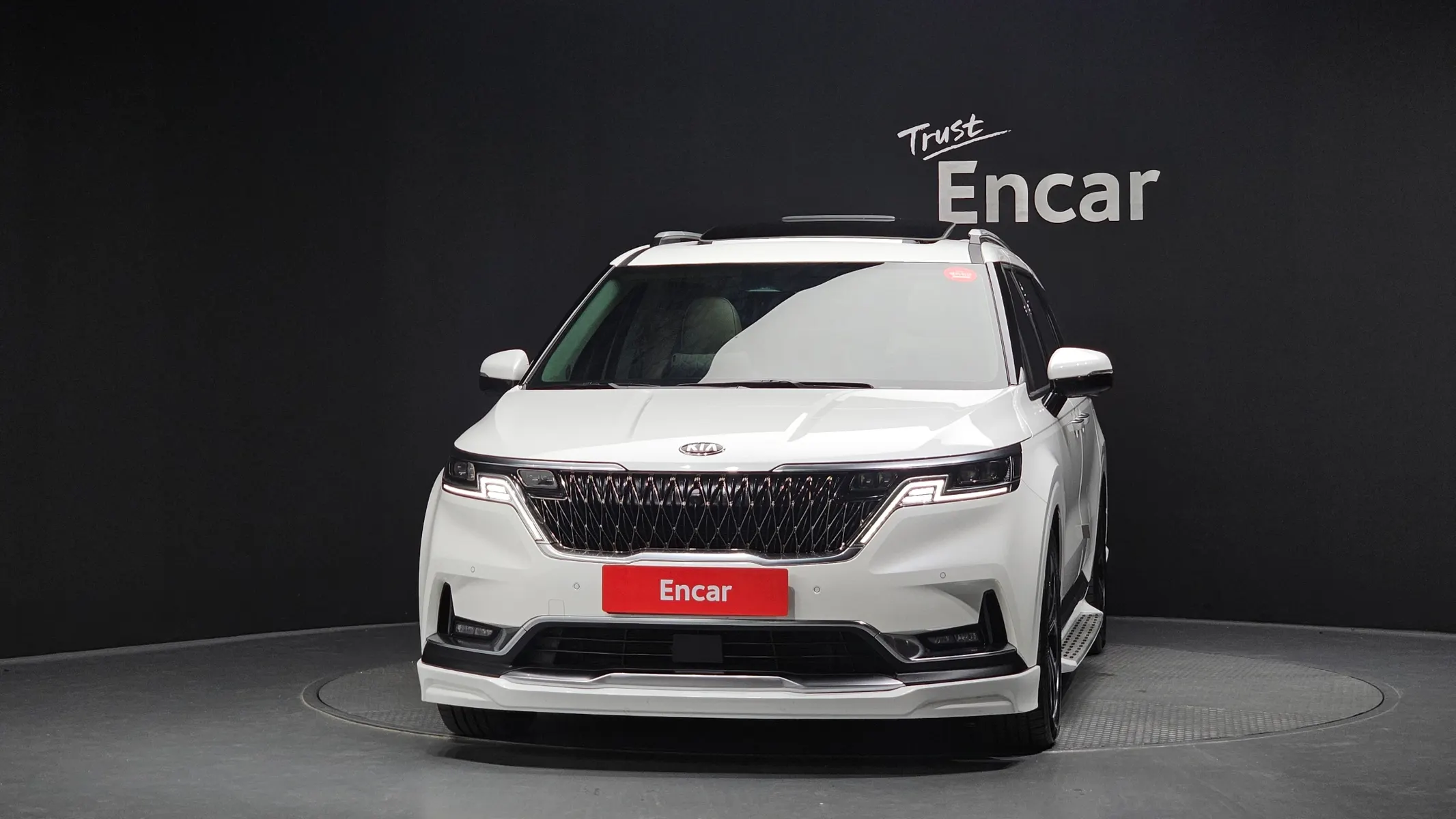 Kia Carnival 7 2020 2/5