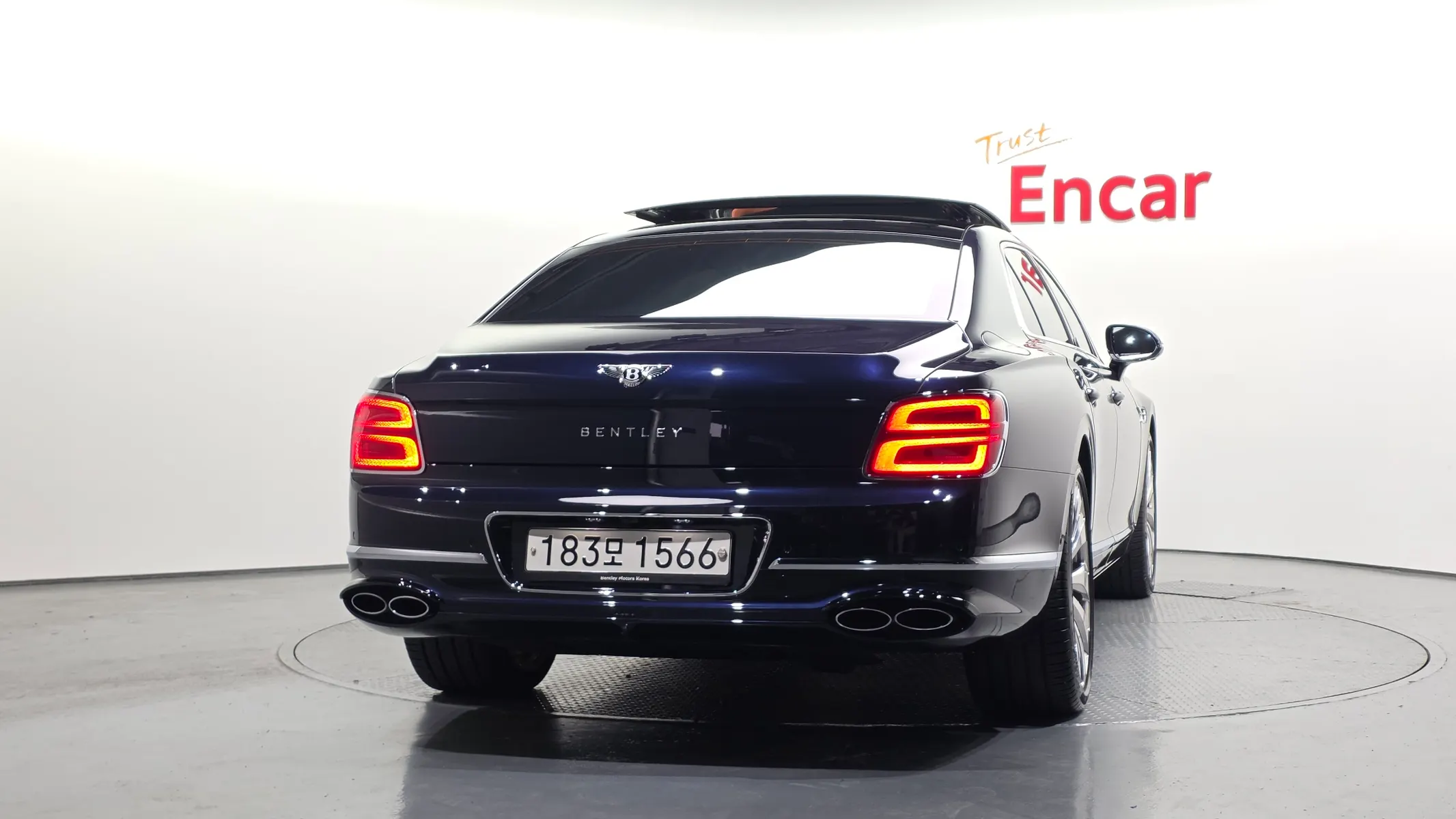 Bentley 3 4.0 2022 3/5