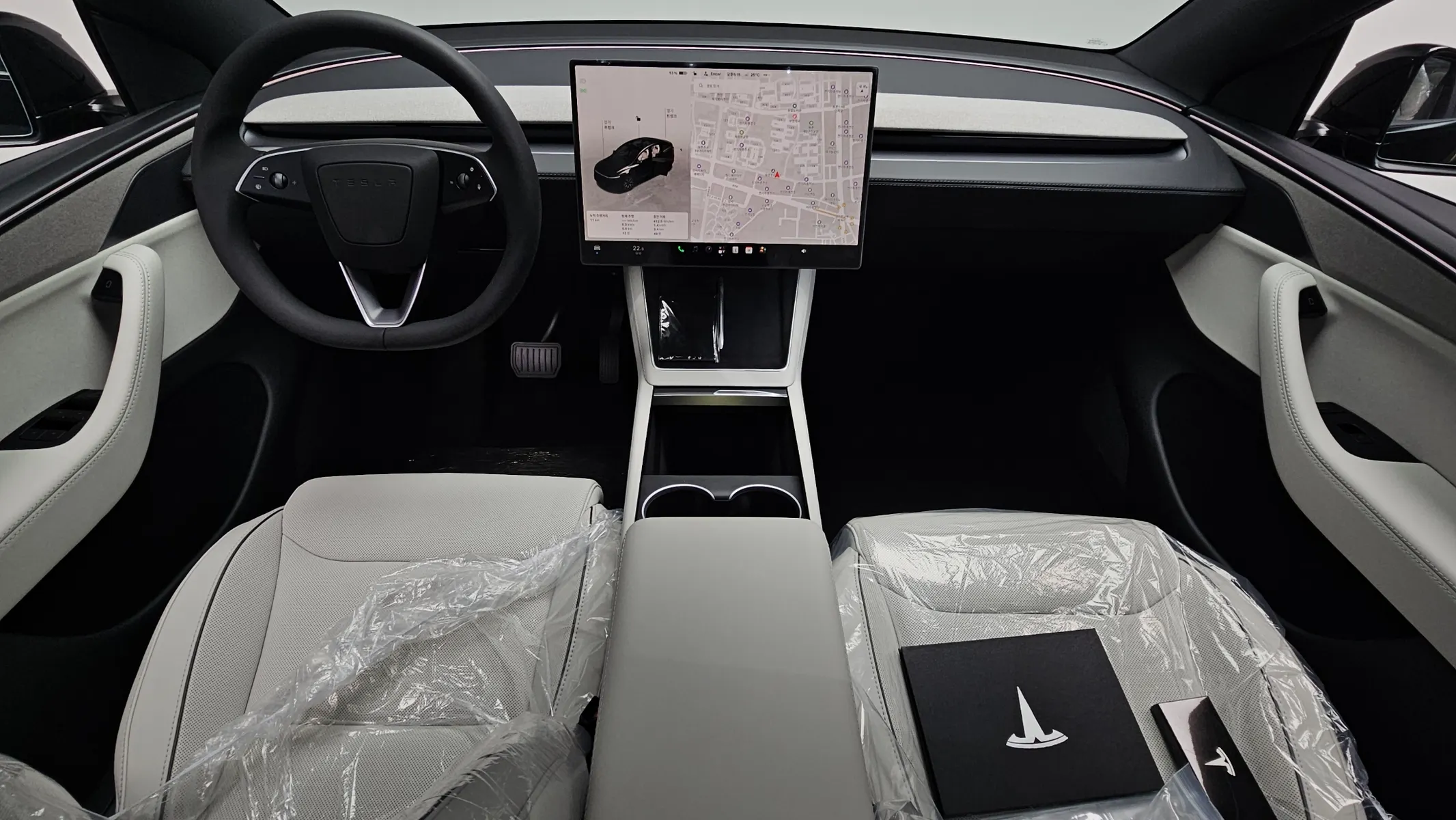 Tesla Y L AWD 2026 4/5