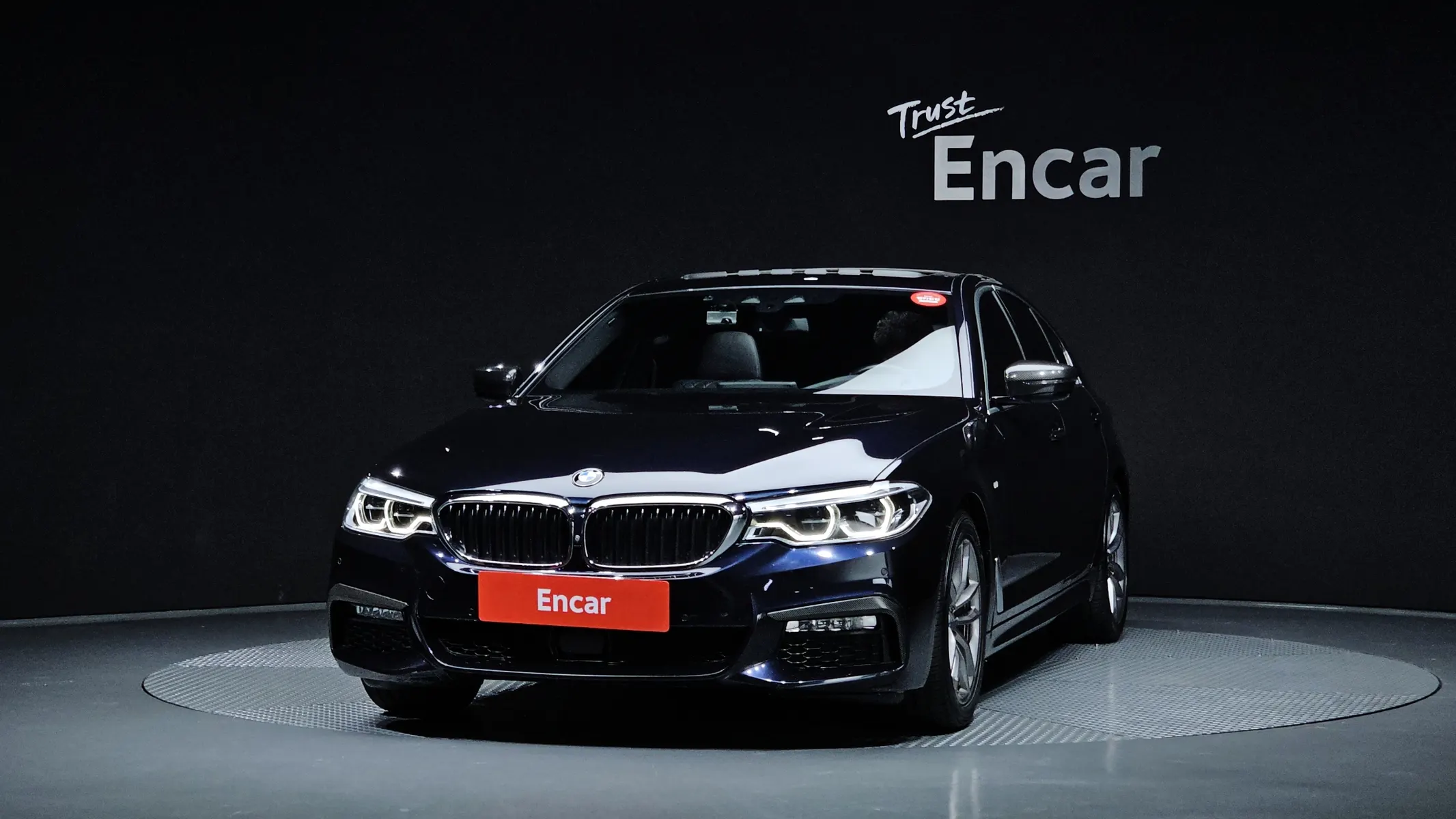 BMW 5 Series (G30) 520d xDrive M 2018 3/34