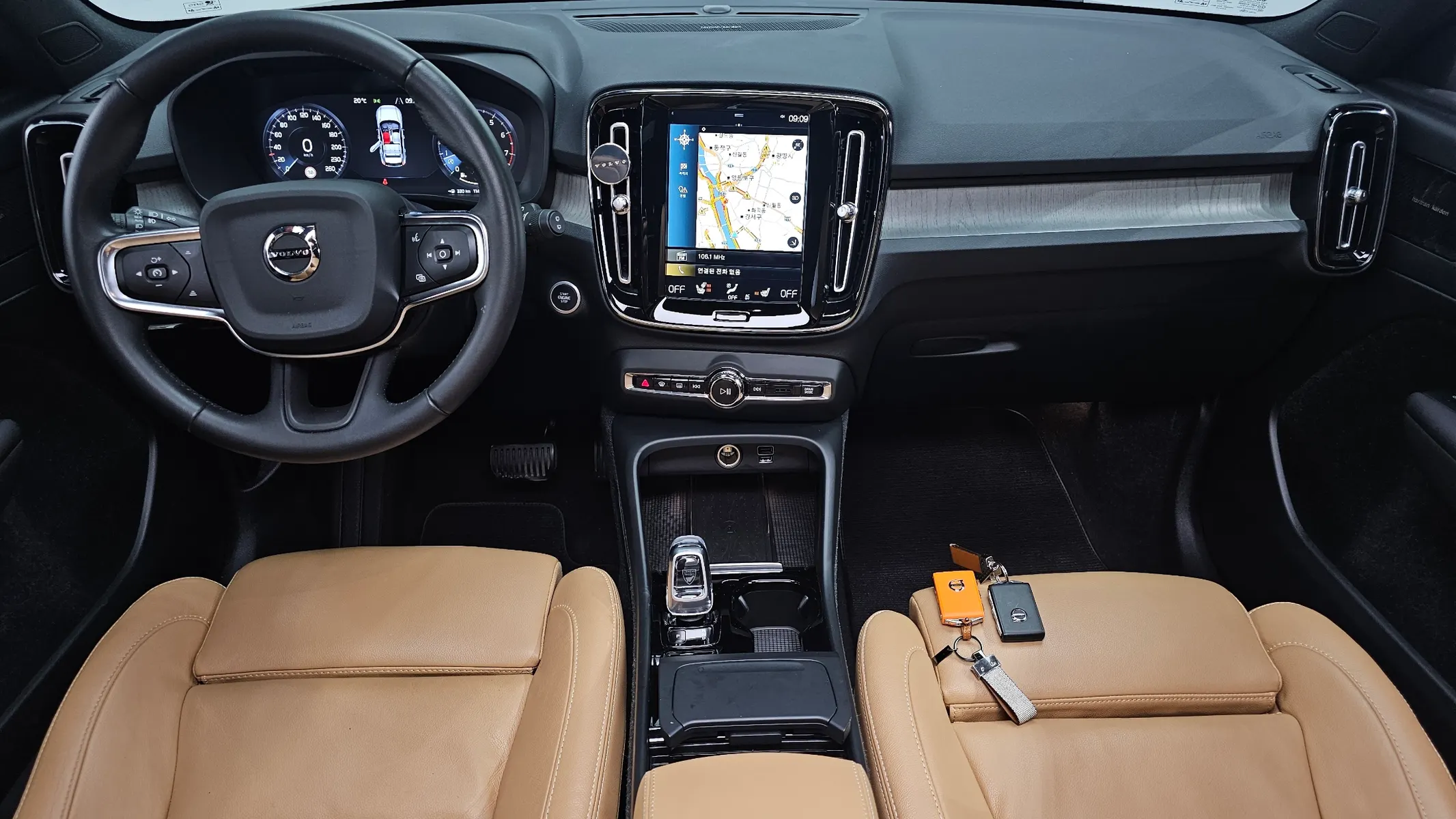 Volvo XC40 B4 2021 4/5