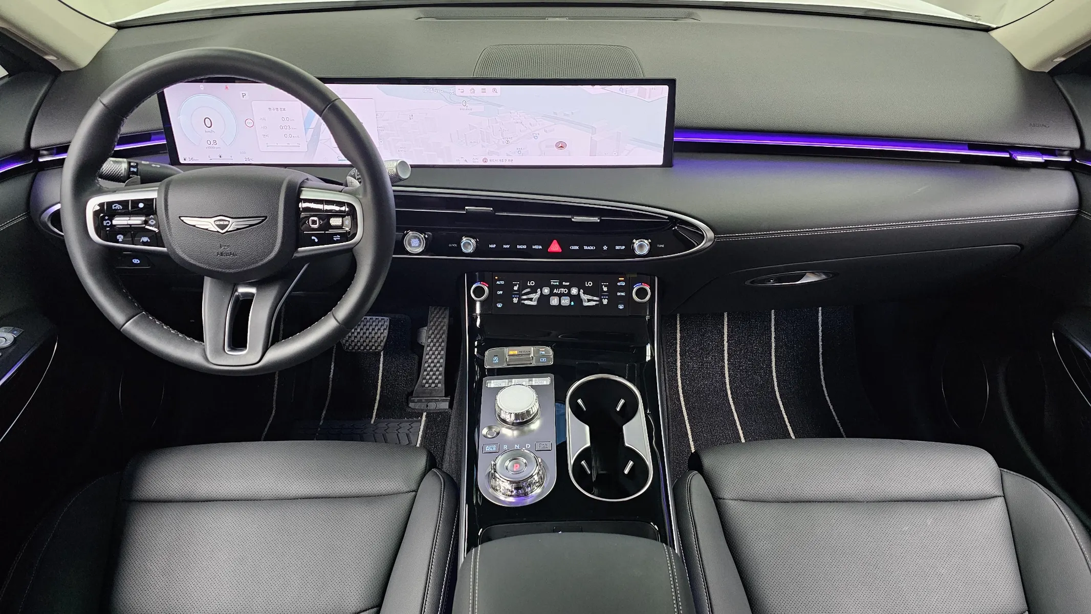 Genesis GV70 2.5T AWD 2025 4/5