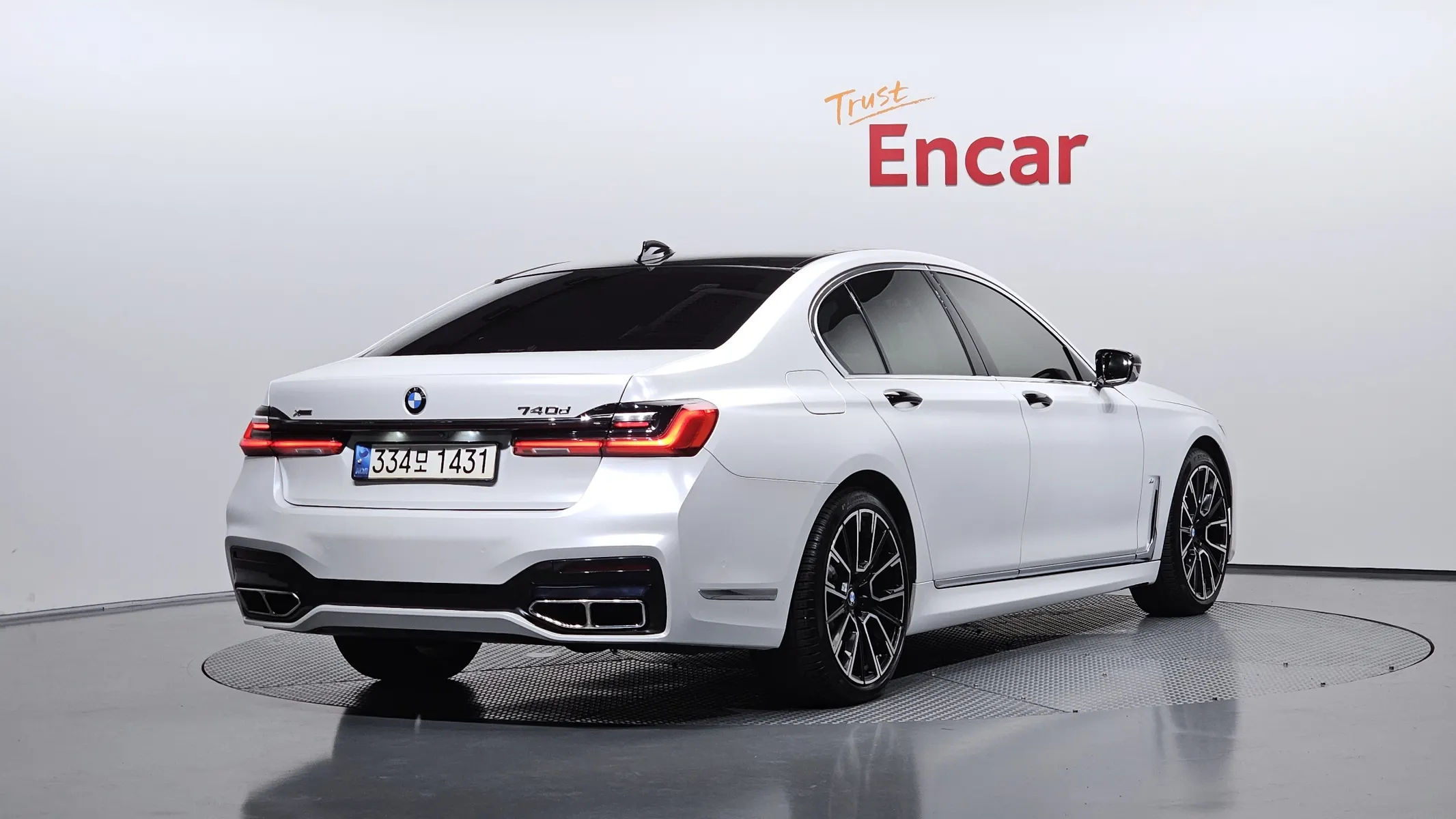 BMW 7 Series (G11) 730d xDrive M 2018 2/39
