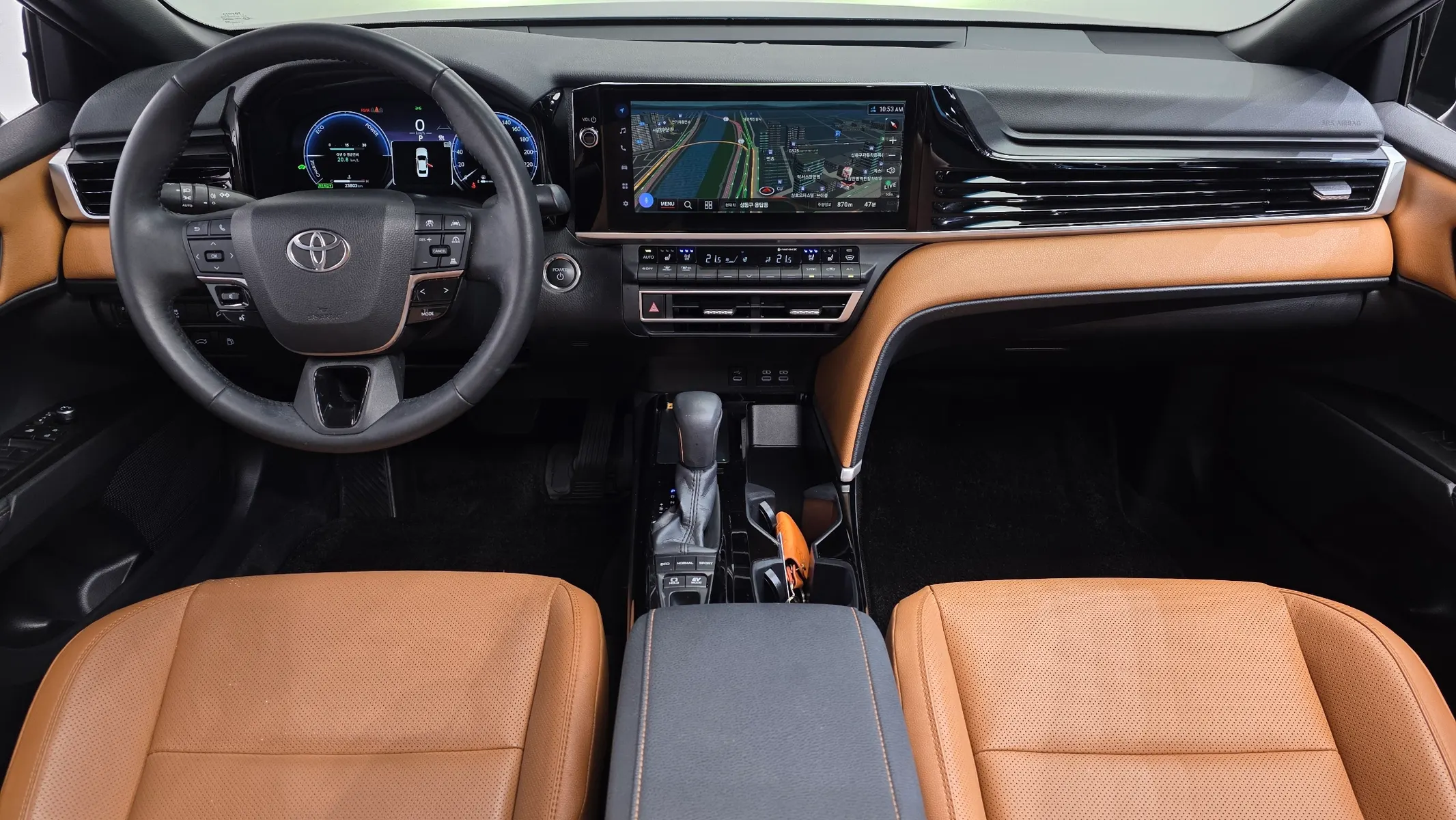 Toyota (XV80) 2.5 XLE 2025 4/5