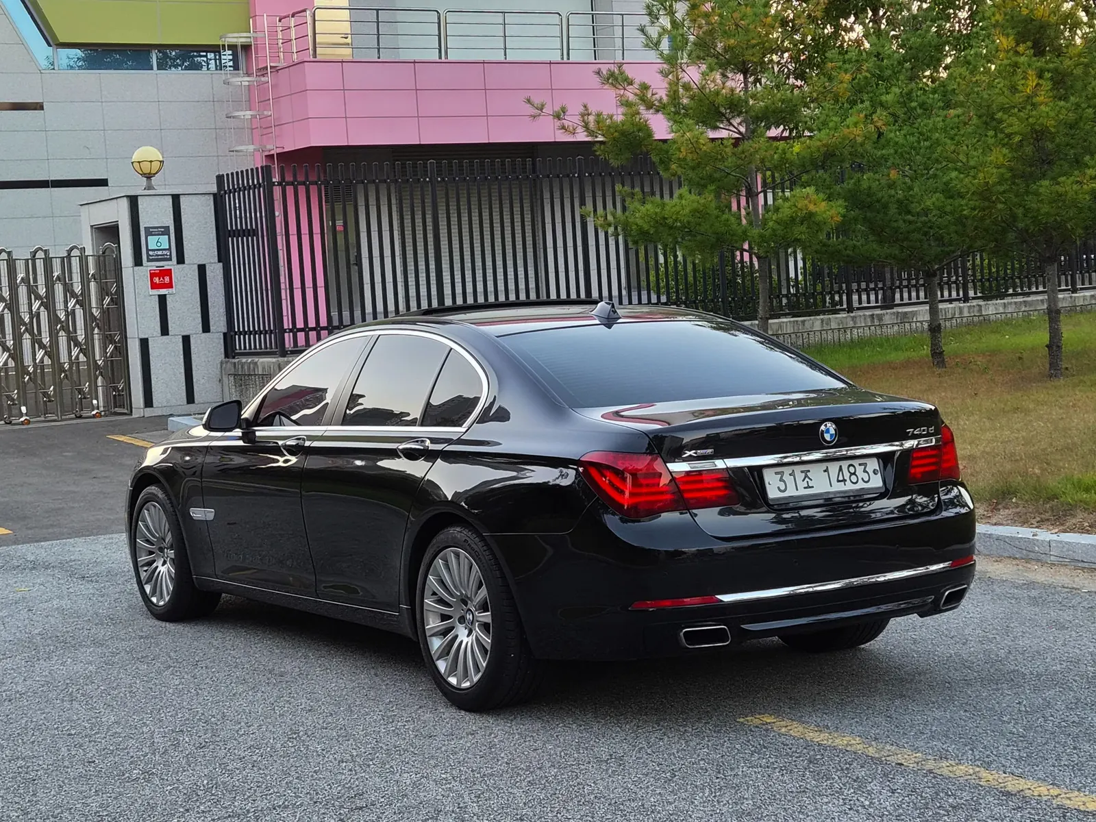 BMW 7 Series (F01) 740d xDrive 2013 3/21