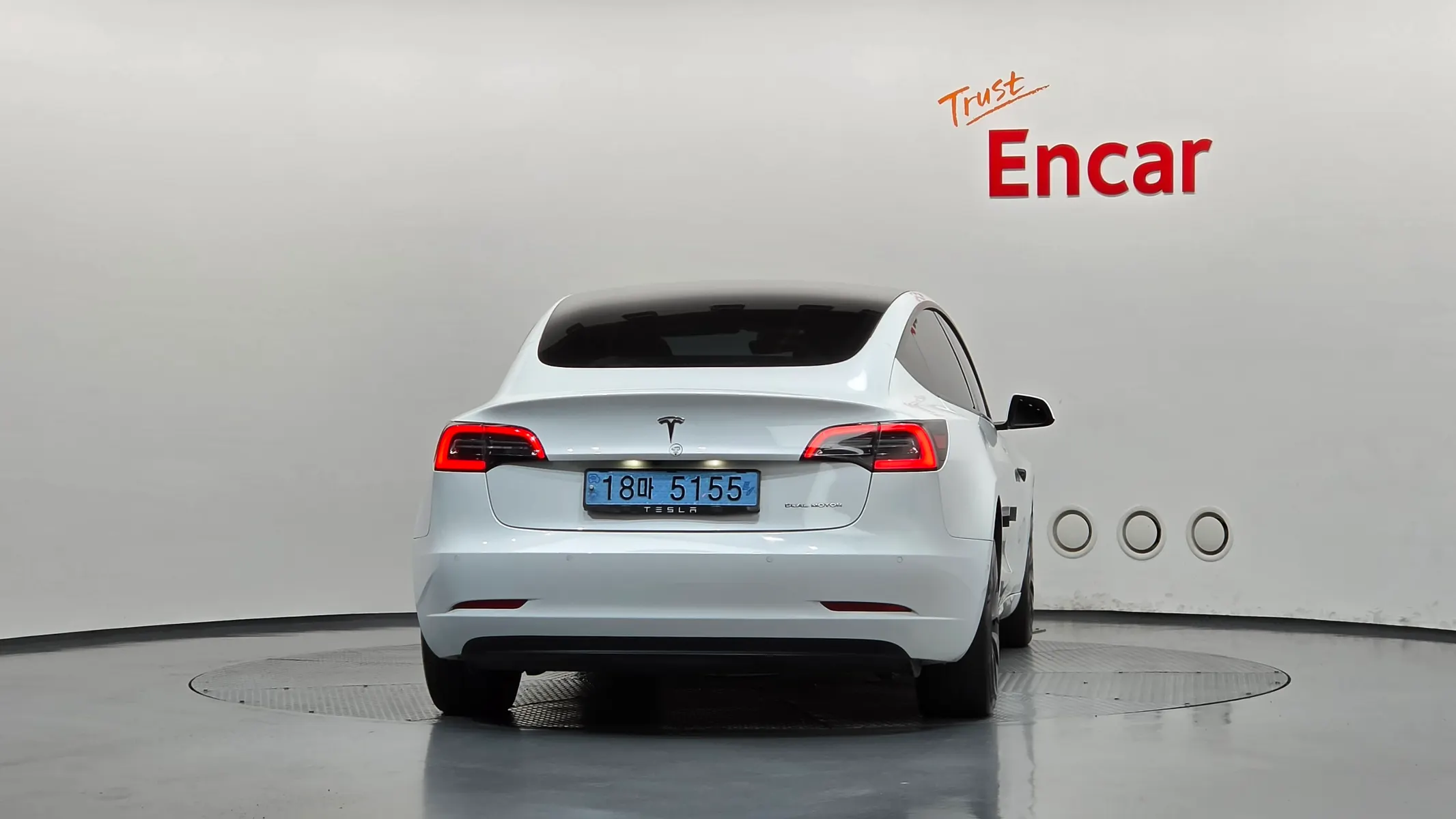 Tesla 3 AWD 2021 3/5