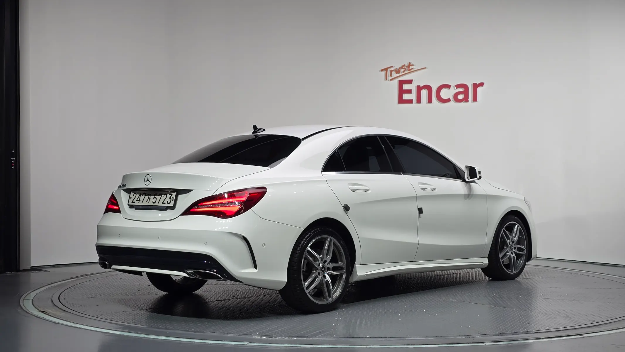 Mercedes-Benz CLA-Class C117 CLA220 AMG Line 2018 2/31