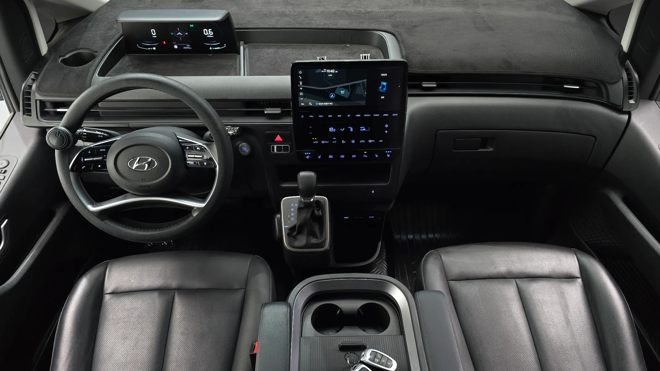Hyundai Staria L3.5 5 2024 4/5
