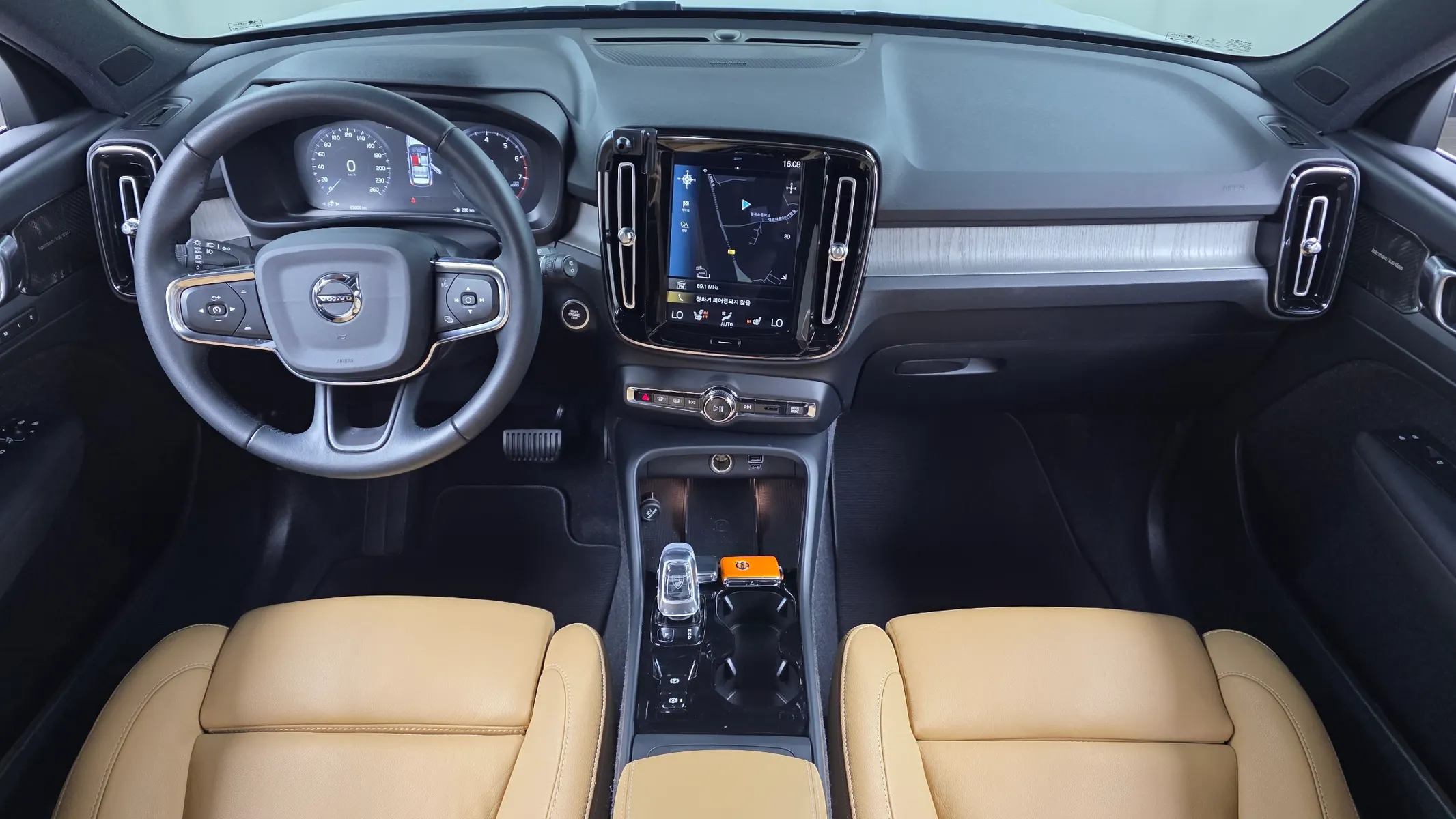 Volvo XC40 B4 2020 4/5