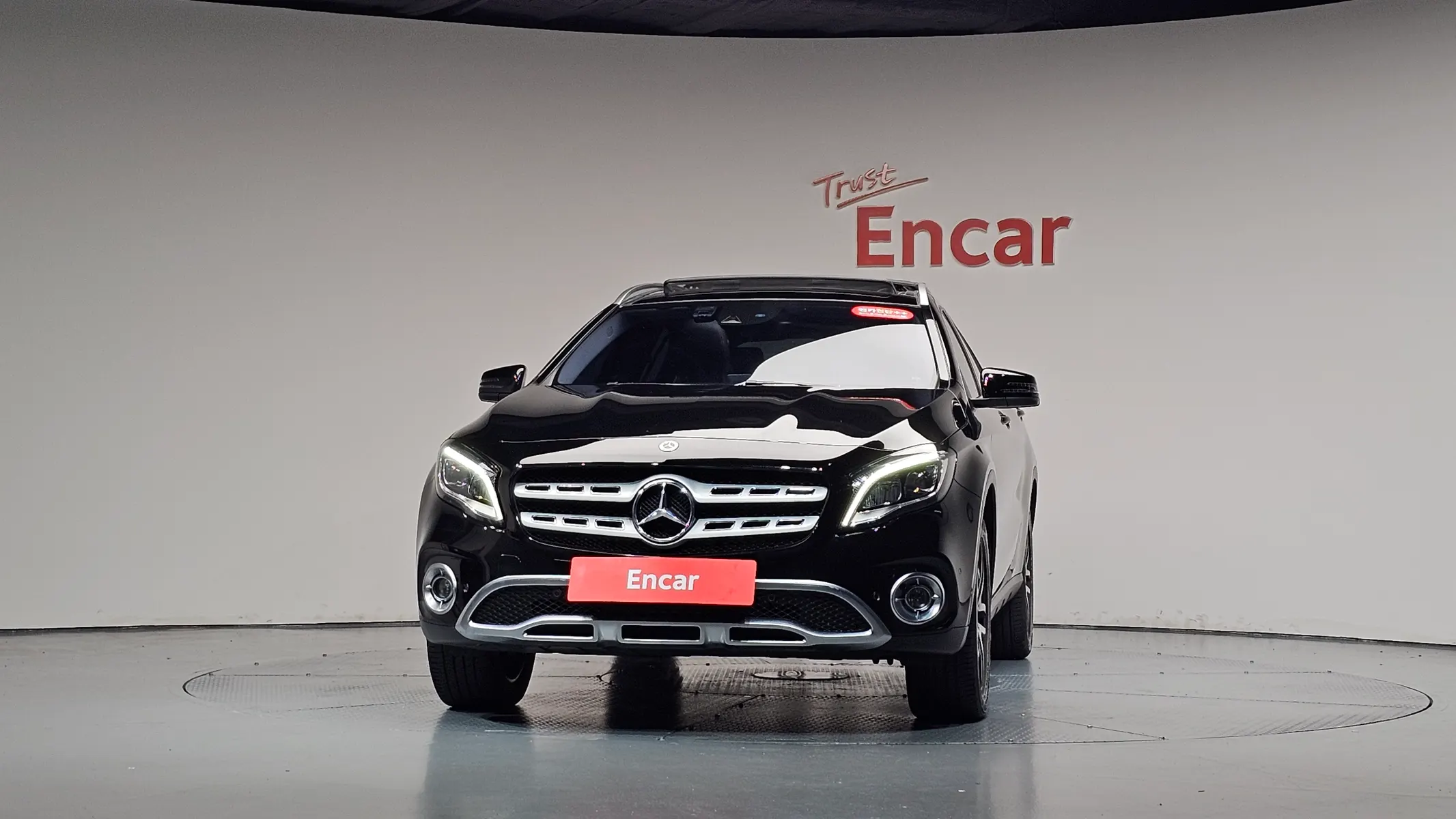 Mercedes-Benz GLA-Class X156 GLA220 2018 2/35