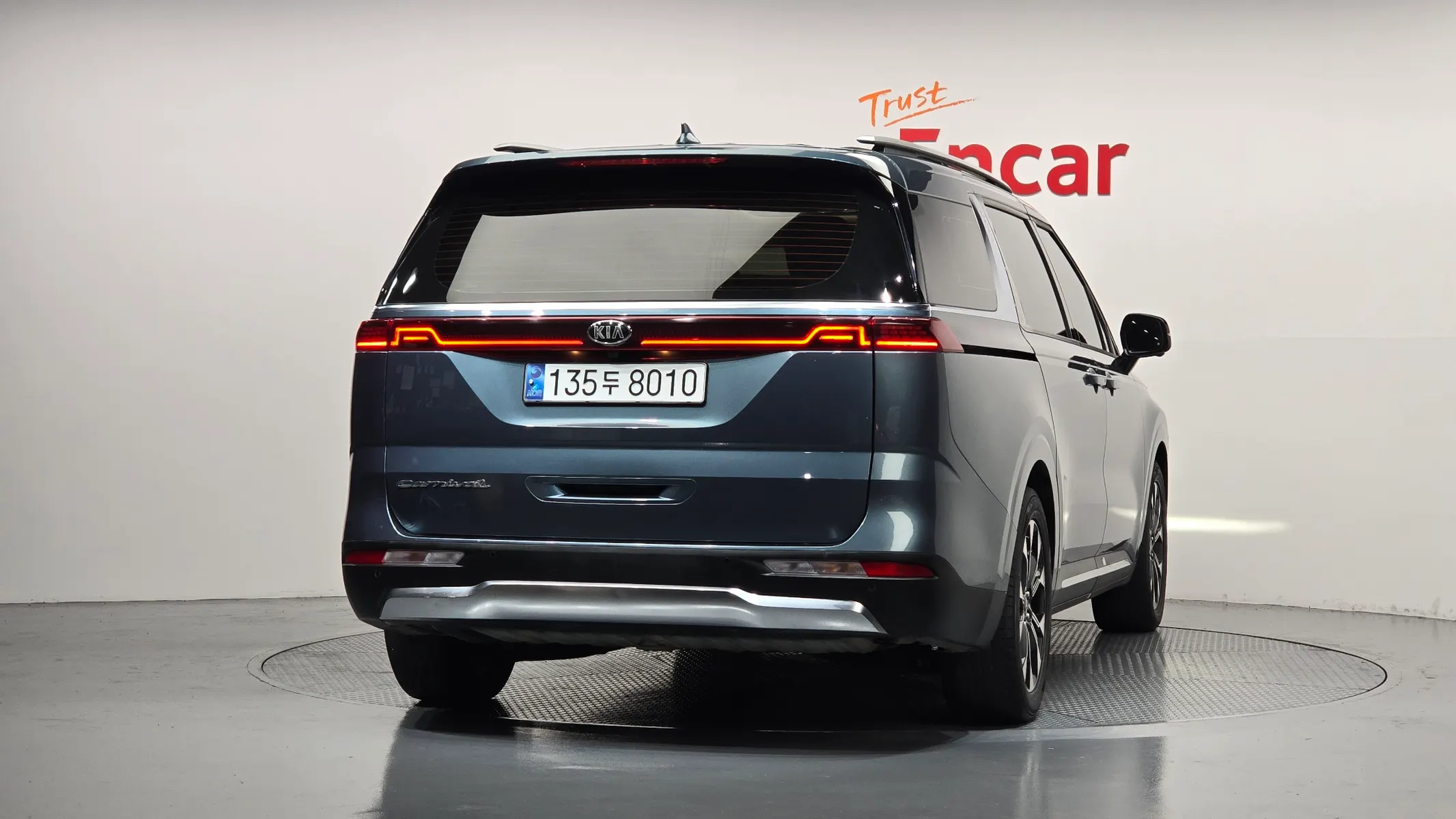Kia Carnival 9 2021 3/5