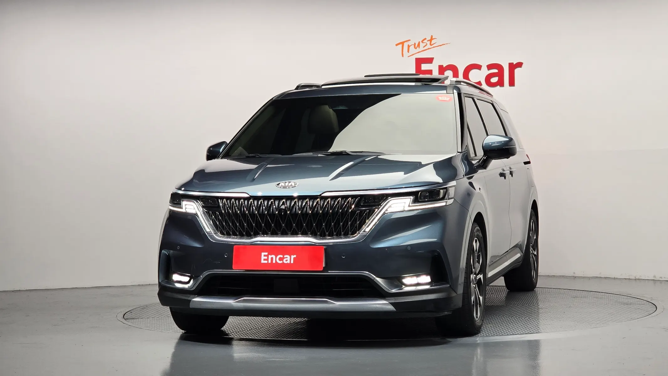Kia Carnival 9 2021 2/5