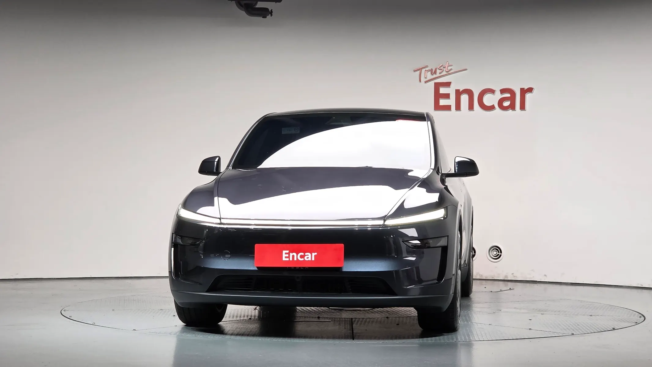 Tesla Y RWD 2026 2/5