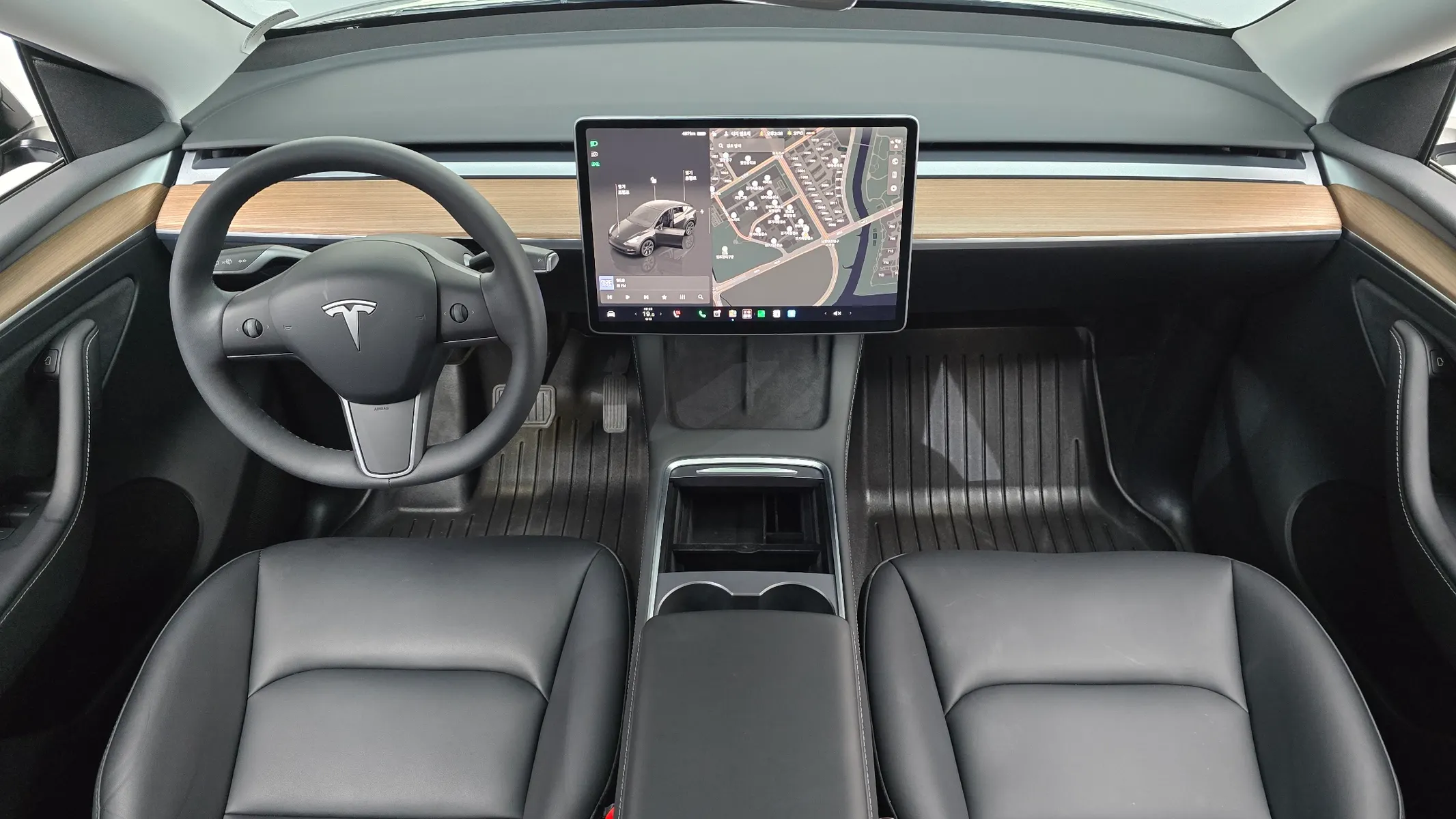 Tesla Y AWD 2024 4/5