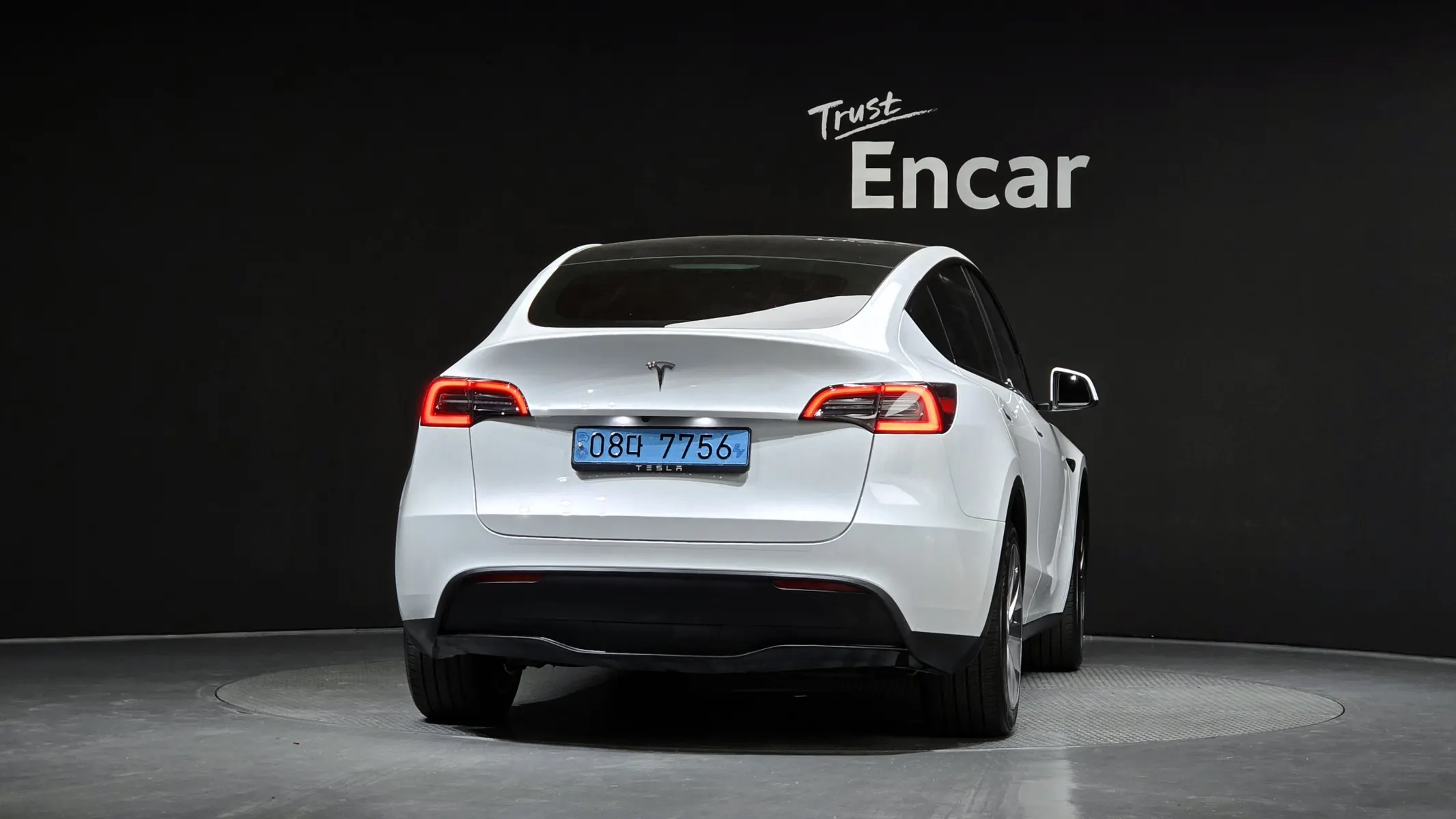 Tesla Y RWD 2023 3/5