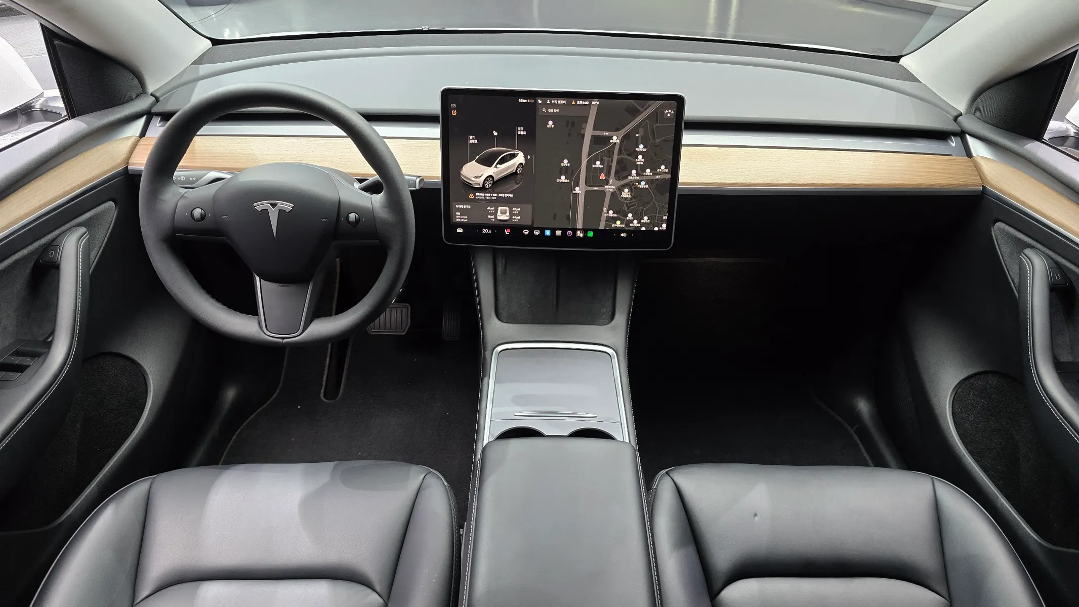 Tesla Y RWD 2023 4/5