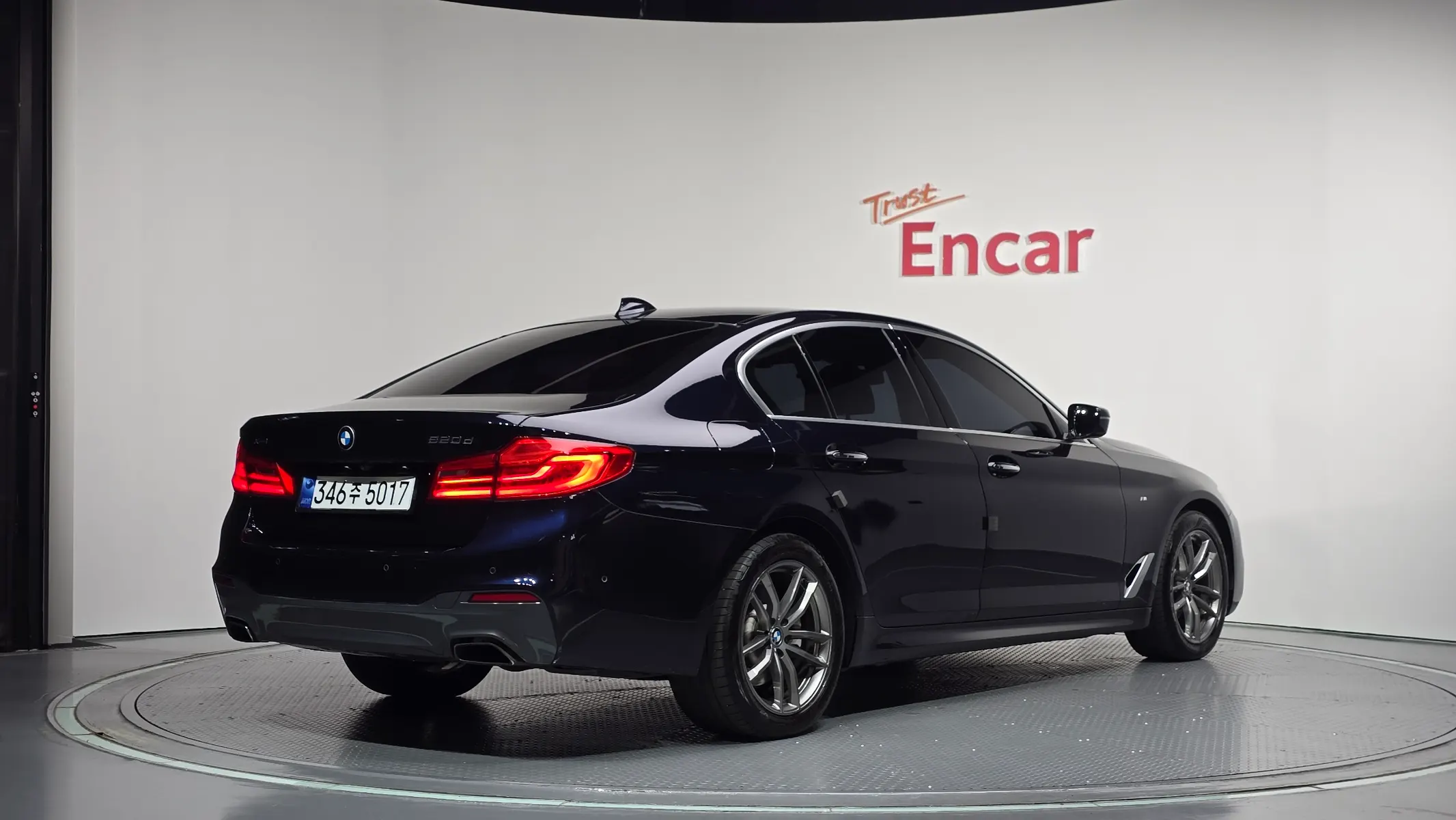 BMW 5 Series (G30) 520d xDrive M 2018 2/21