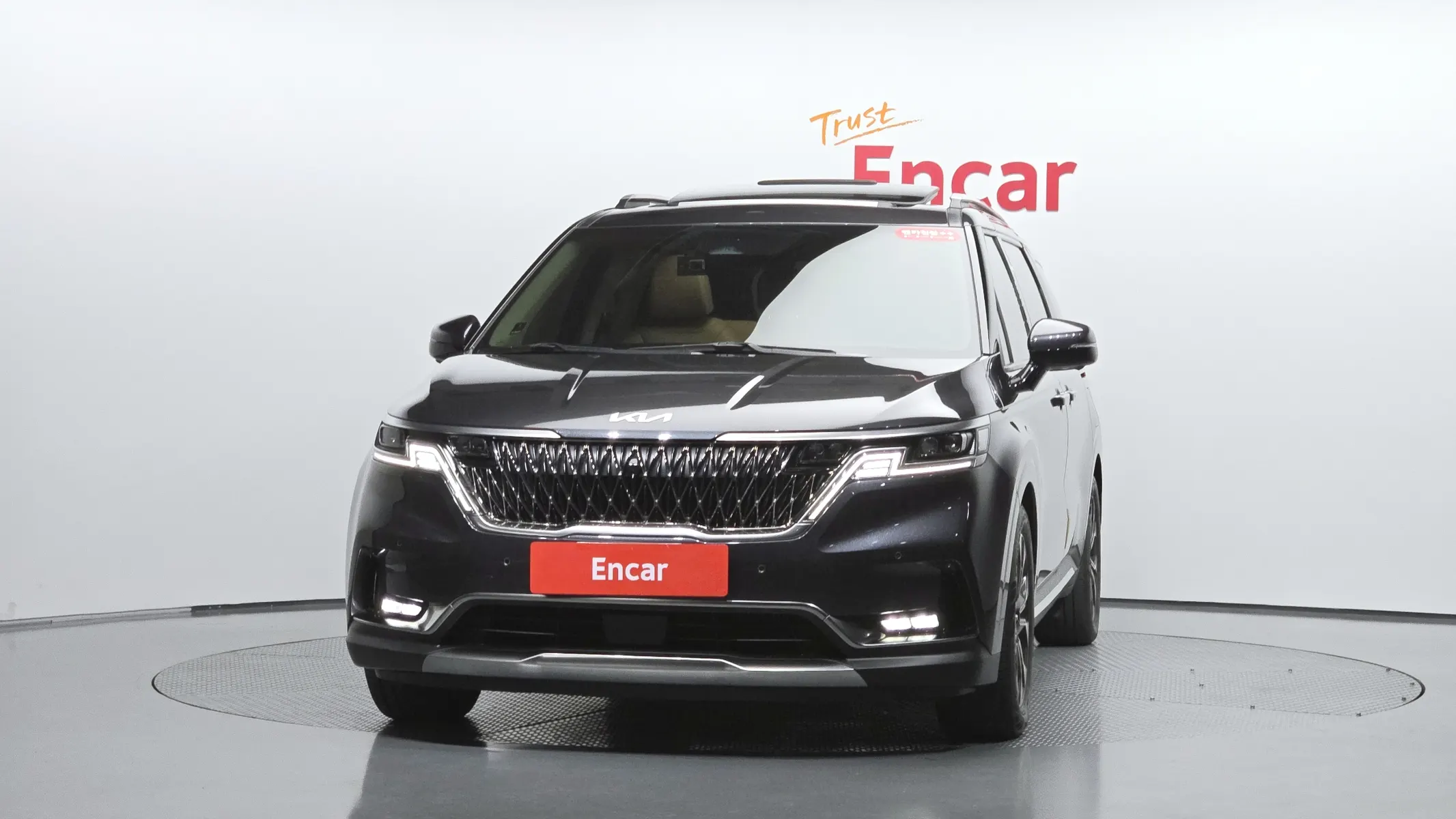 Kia Carnival 9 2022 2/5